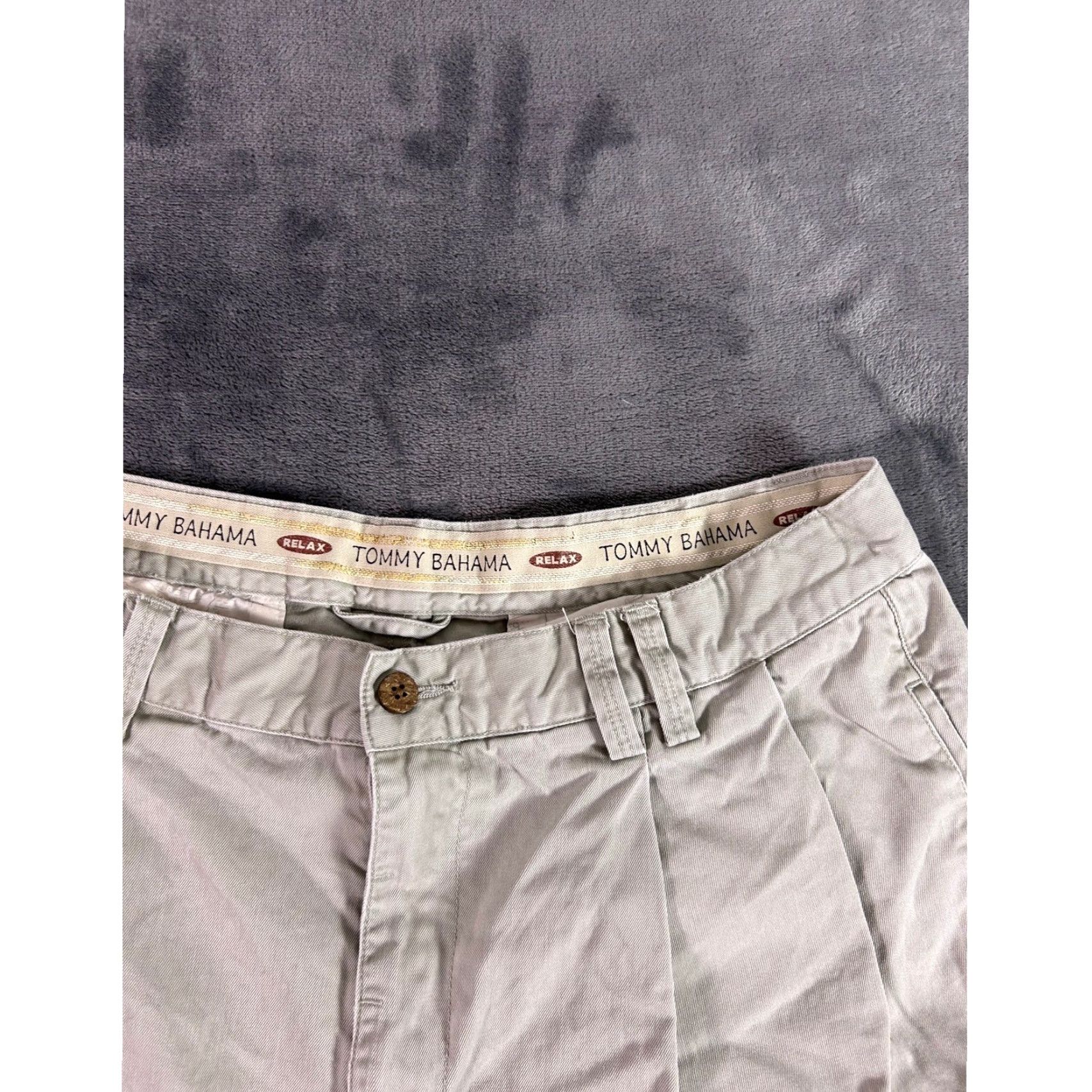 Tommy Bahama Tommy Bahama Shorts Mens Pleated Relaxed Fit Cotton Khaki Beige 35 Casual Chino Pocket Slah? Size US 35 - 3 Thumbnail