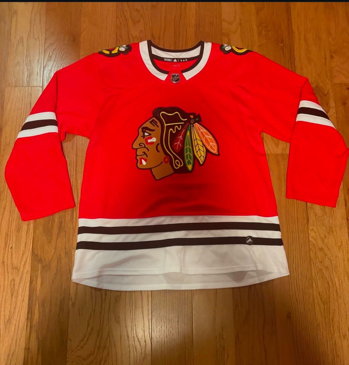Adidas × NHL Adidas Blackhawks NHL hockey jersey Size US XL / EU 56 / 4 - 1 Thumbnail