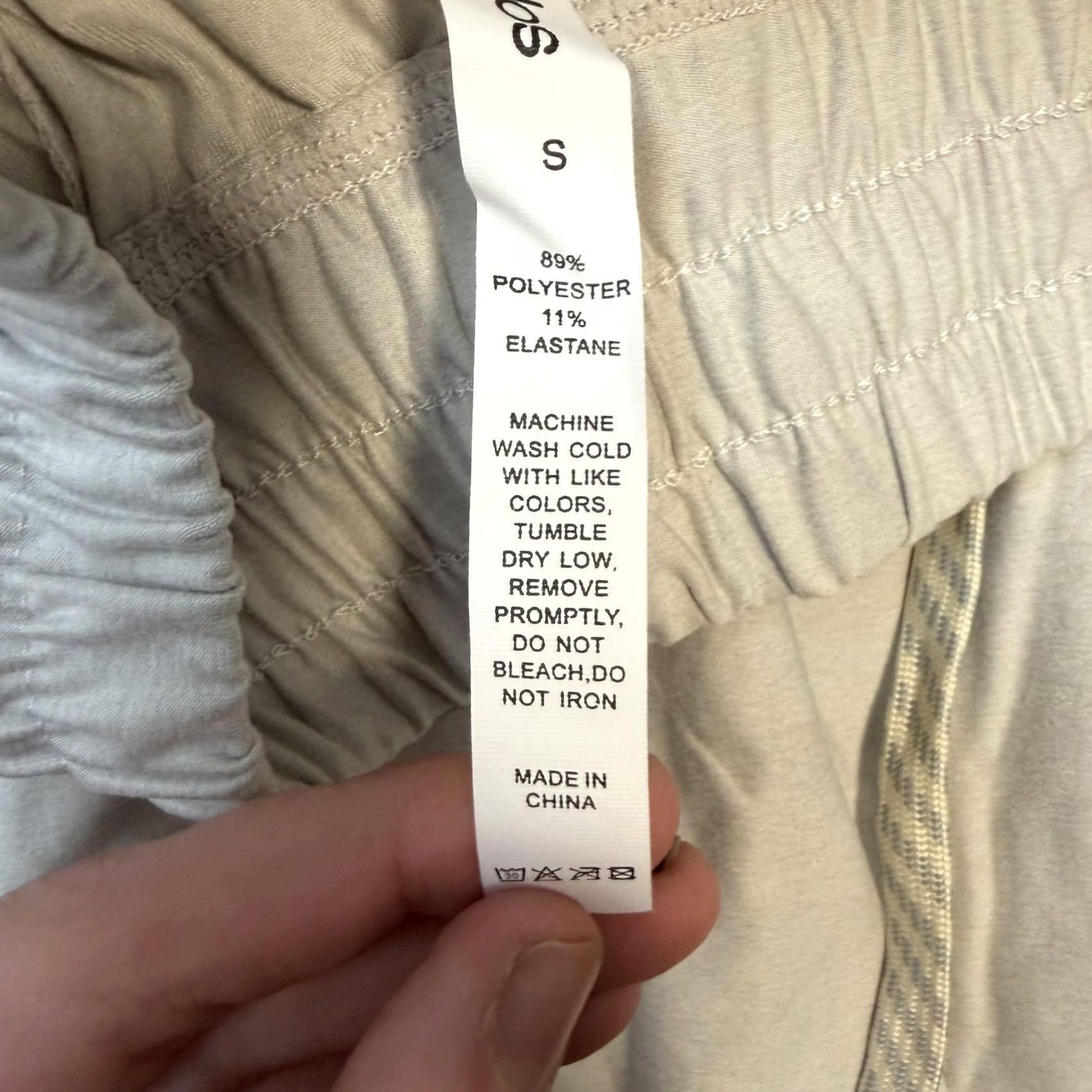 Vintage ODODOS Shorts Womens S Beige Stratum Series Athletic Running Relaxed Fit Jersey Knit Pockets Summer Size 28" / US 6 / IT 42 - 4 Thumbnail