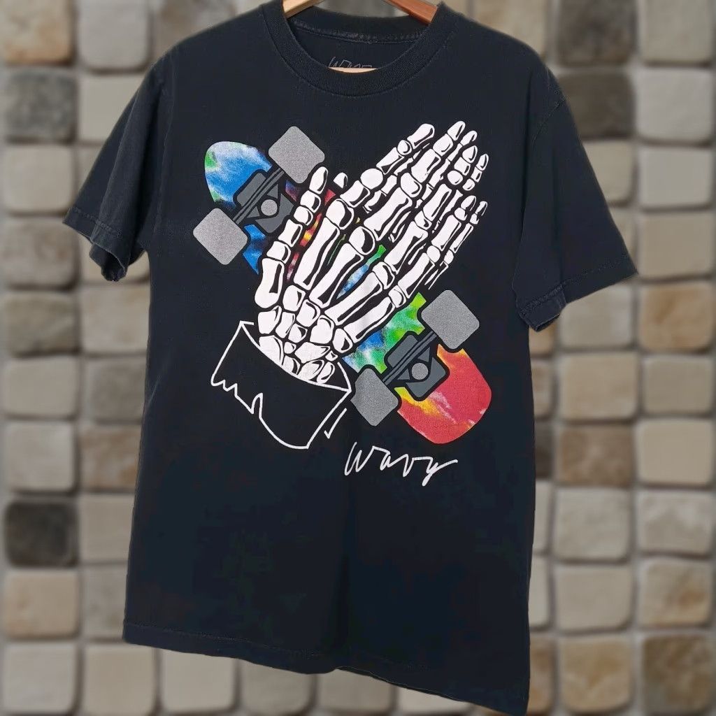 Vintage VINTAGE Wavy Shirt Medium Tie Dye Skateboard Deck Skeleton Hand Streetwear Black Shirt Mens M Tie-Dye Skateboard Deck Theme 90s Skater Size US M / EU 48-50 / 2 - 1 Thumbnail