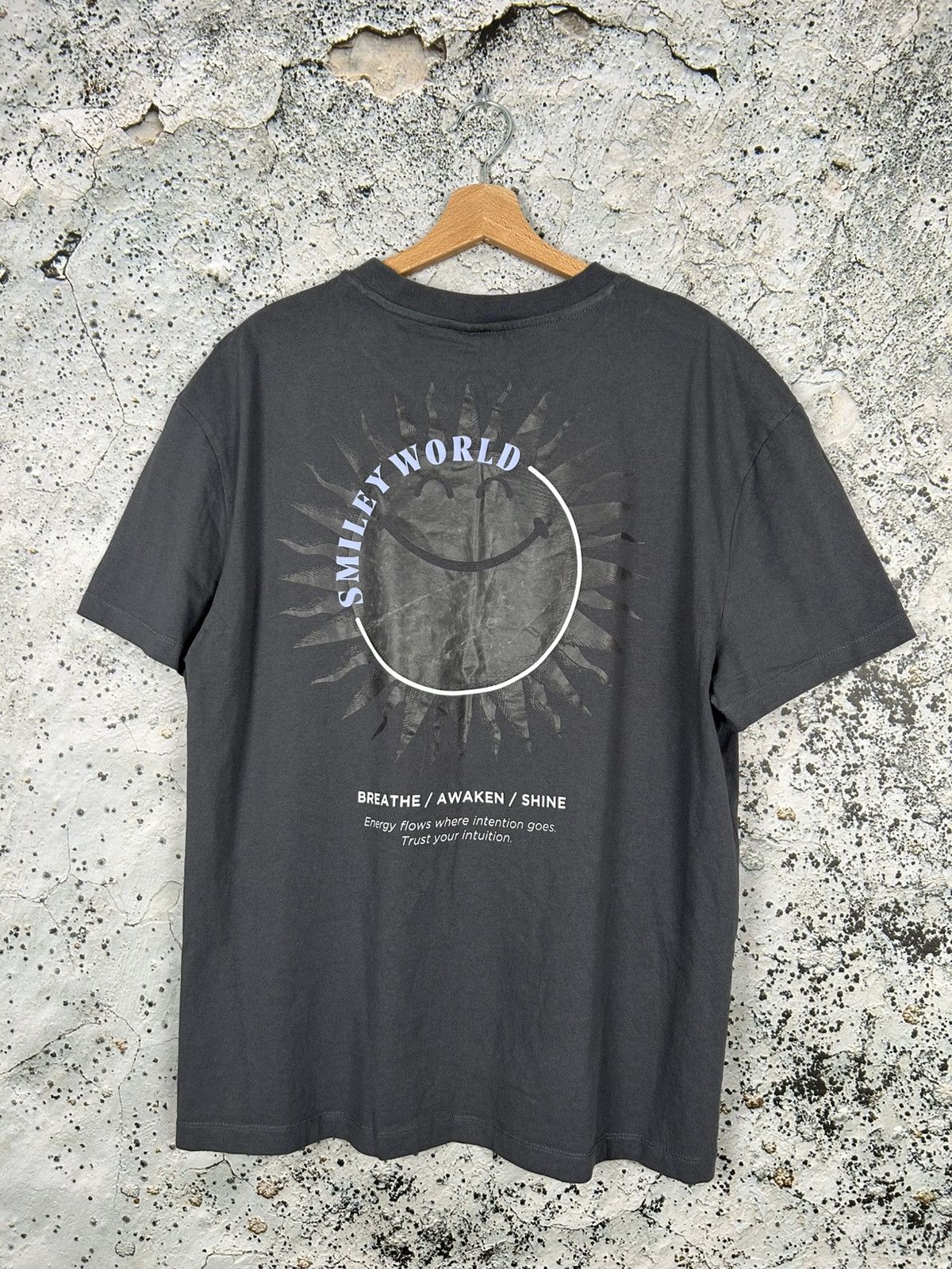 Other Smiley World Graphic Tee Streetwear Hype Size US L / EU 52-54 / 3 - 4 Thumbnail