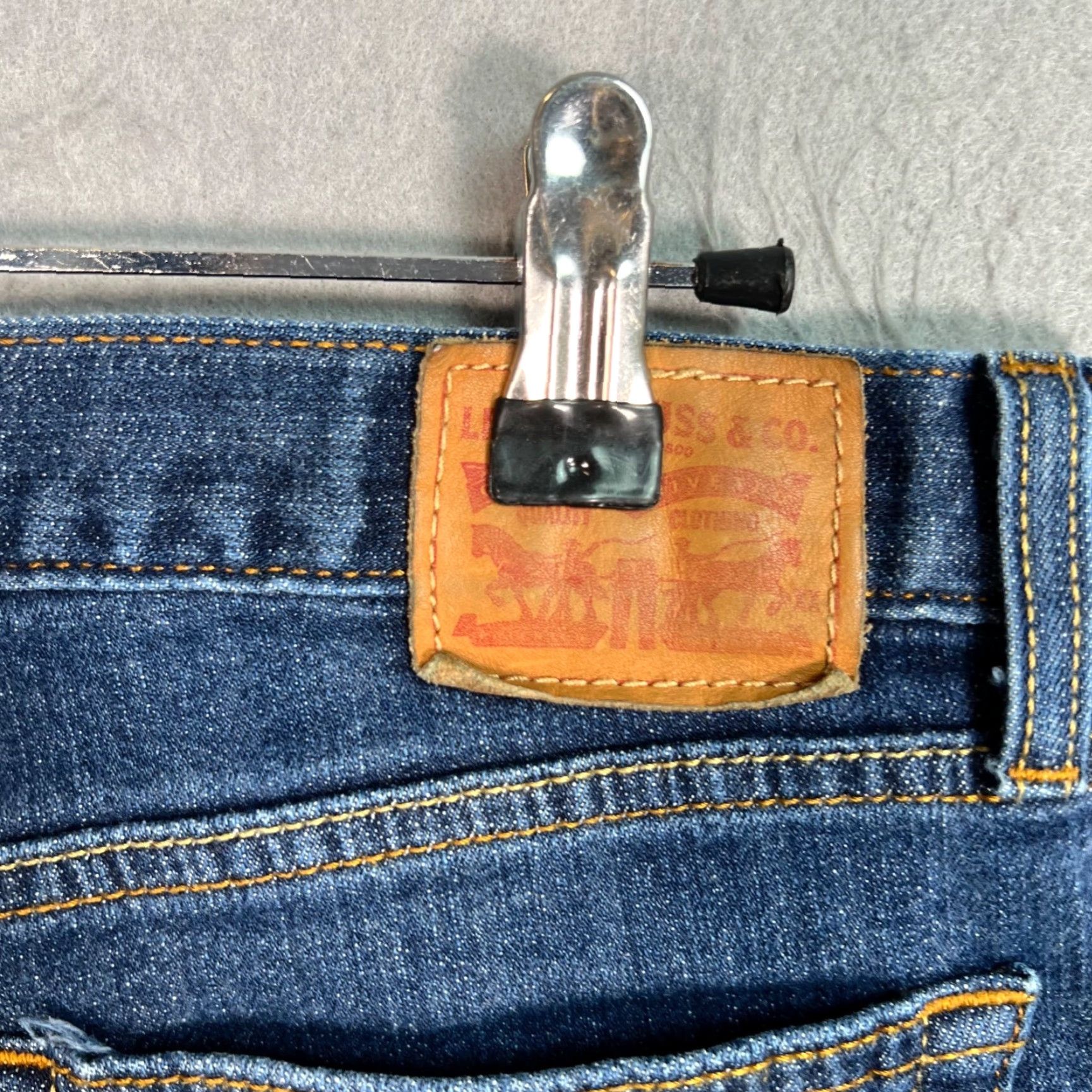 Levi's Levi's Womens Jeans 29 Boyfriend Skinny Fit Blue Medium Wash Denim Pants Adult Womens 29 Blue 5-Pocket Design Inseam 25 Jeans Mens Womens Girls Size 29" - 3 Thumbnail