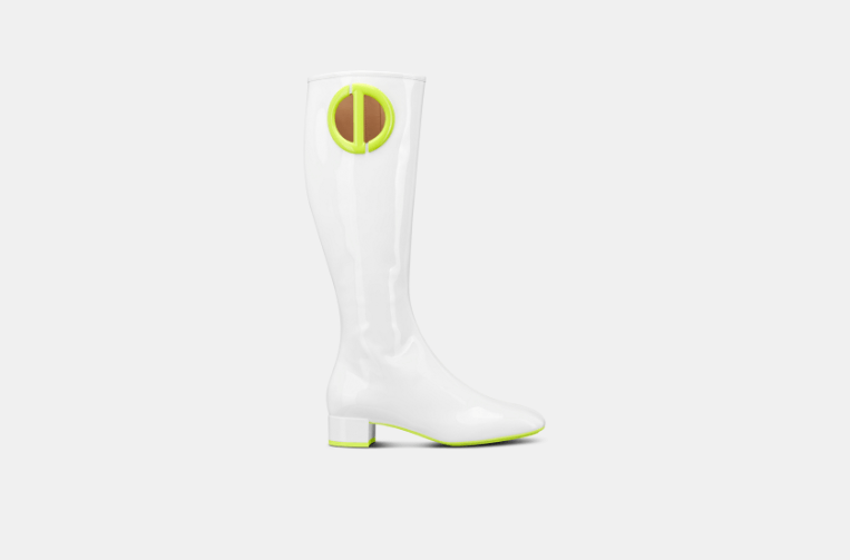 o1w1db10124 Patent Calfskin Idole Boot in White