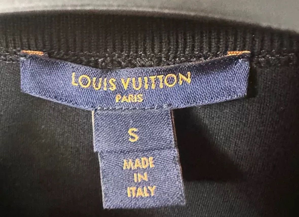 Louis Vuitton Louis Vuitton black and gold logo round neck sweatshirt Size US S / EU 44-46 / 1 - 4 Thumbnail