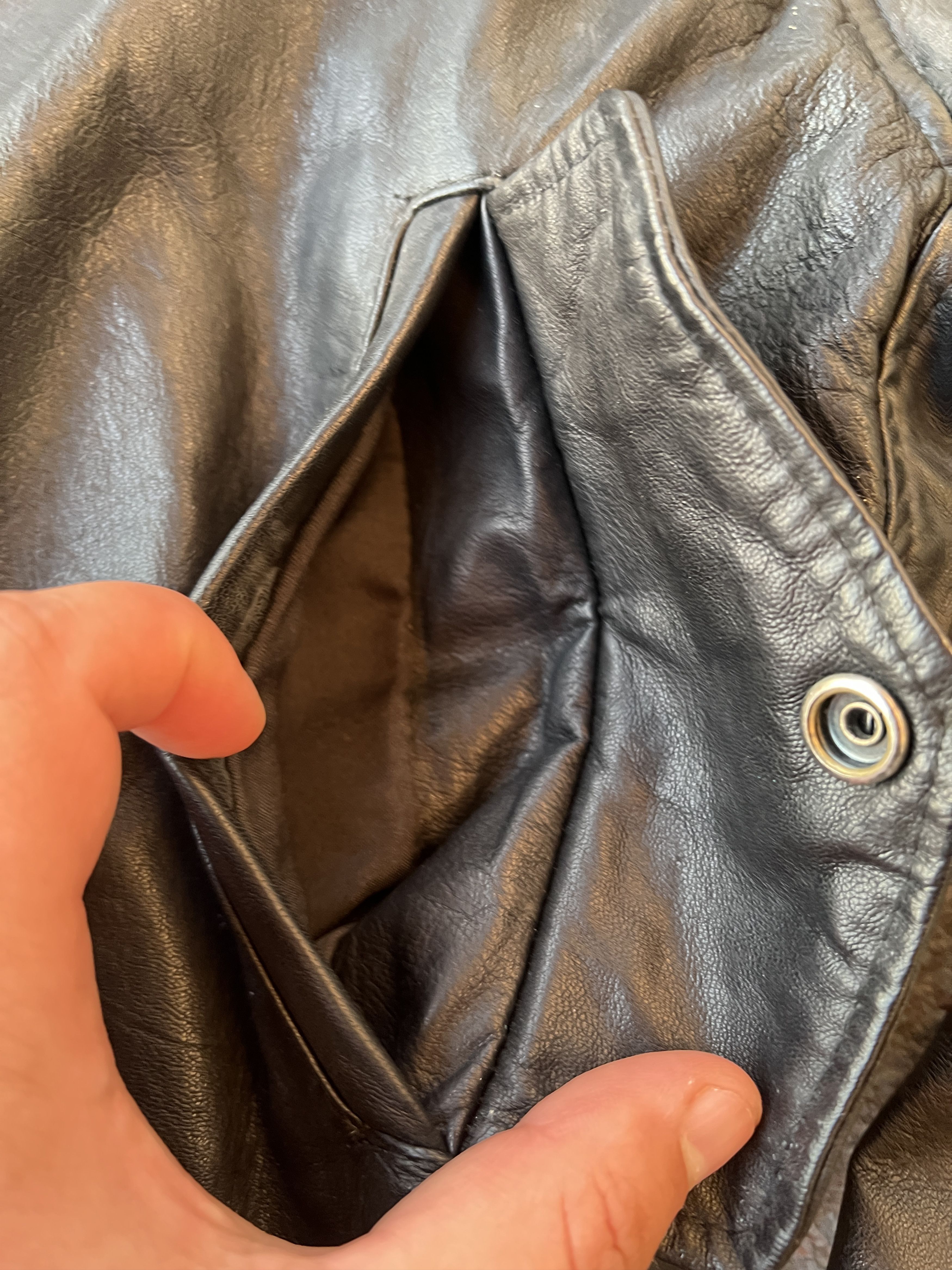 Hard Rock Cafe Hard Rock Cafe Kowloon Vintage Leather Jacket Size US L / EU 52-54 / 3 - 4 Thumbnail