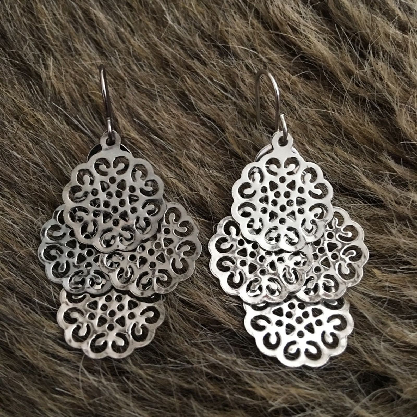 Jewelry Silver tone dangle scroll disc fish hook earrings Size ONE SIZE - 2 Thumbnail