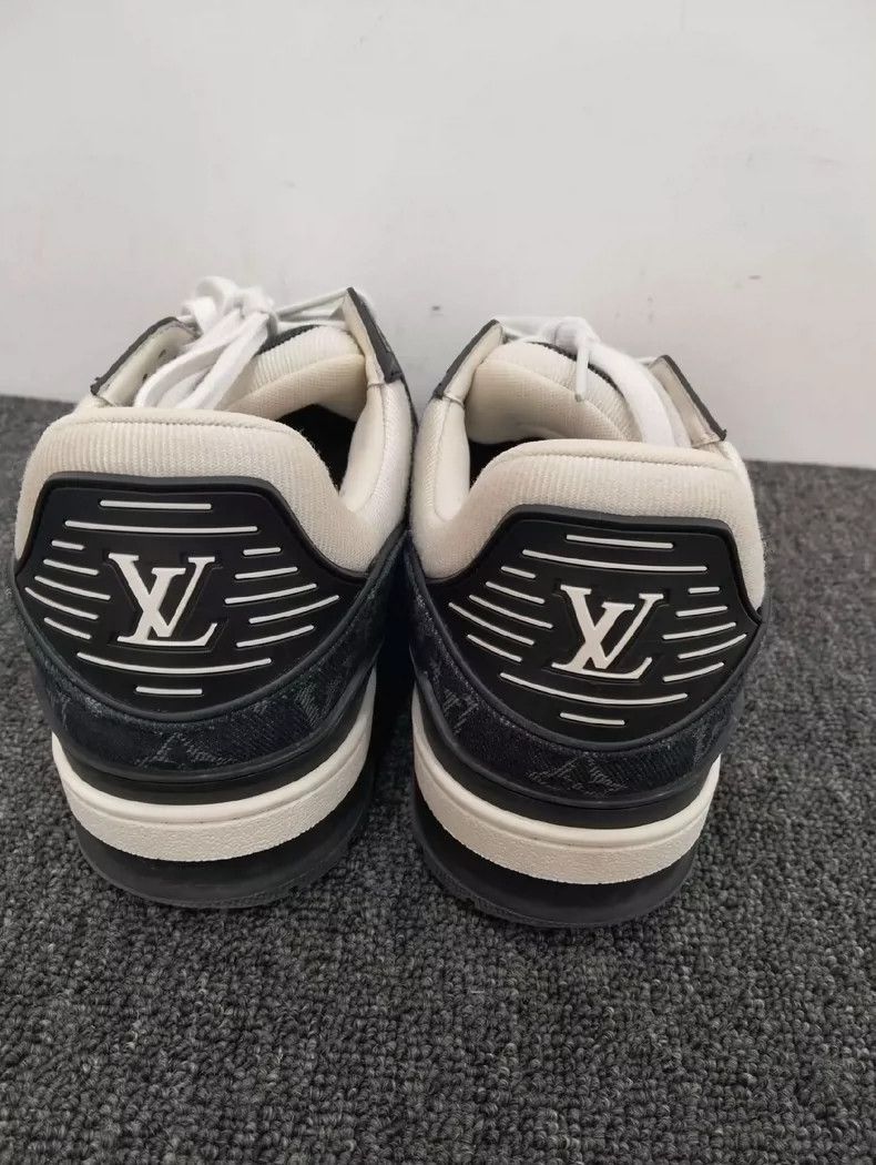Louis Vuitton Louis Vuitton Trainer Sneakers Size 43-2507 Size US 10 / EU 43 - 8 Thumbnail