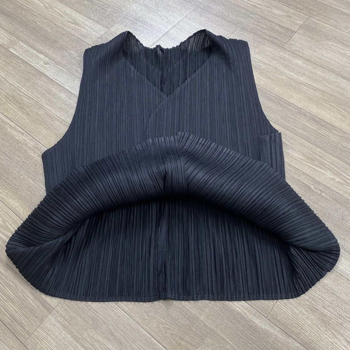 Pleats Please Issey Miyake Vintage Pleats Please Issey Miyake Stretch Black Vest Size US S / EU 44-46 / 1 - 5 Thumbnail