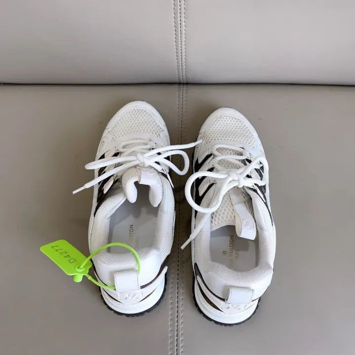 Louis Vuitton Louis Vuitton White Monogram Sneakers -2508 Size US 5.5 / EU 38 - 4 Thumbnail