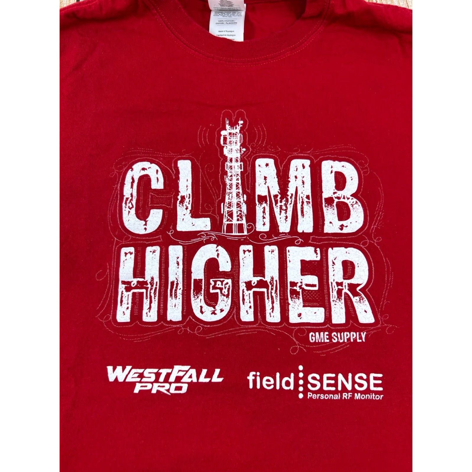 Gildan Gildan Climb Higher Red T-Shirt Size M Men Regular Short Sleeve Outdoor GME Supply Lineman Tower Climbing 90s? Size US M / EU 48-50 / 2 - 3 Thumbnail