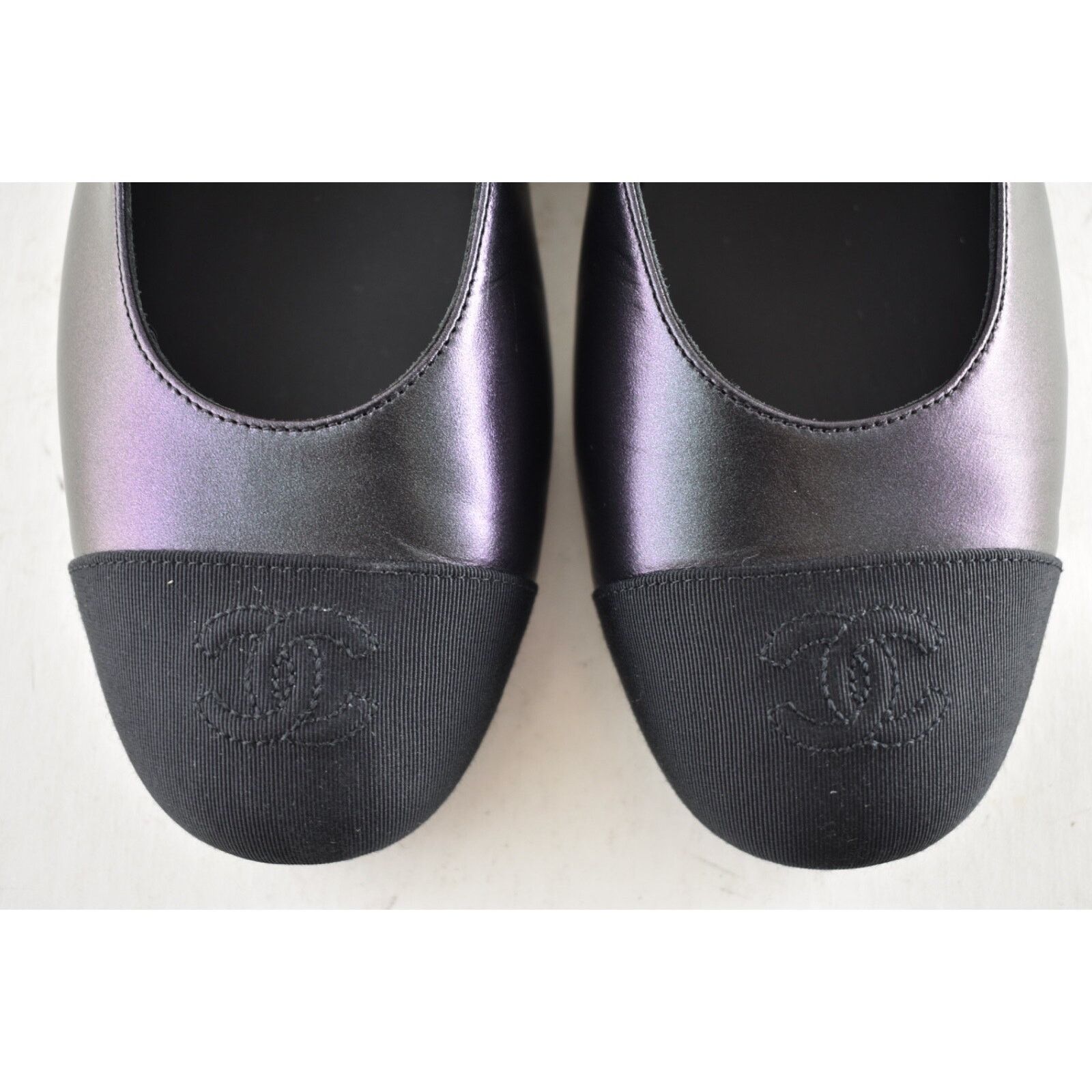Chanel Chanel 24S Iridescent Black Double Strap Pearl CC Logo Size US 8 / IT 38 - 12 Thumbnail