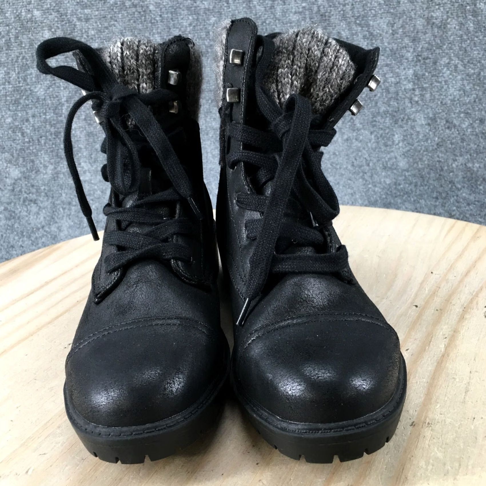 Vintage Universal Thread Boots Womens Cap Toe Ankle Booties Black Leather Lace Up 7.5 Medium Heel Boots Womens (7.5) Black Cap Toe Leather Ankle Booties Size ONE SIZE - 6 Thumbnail