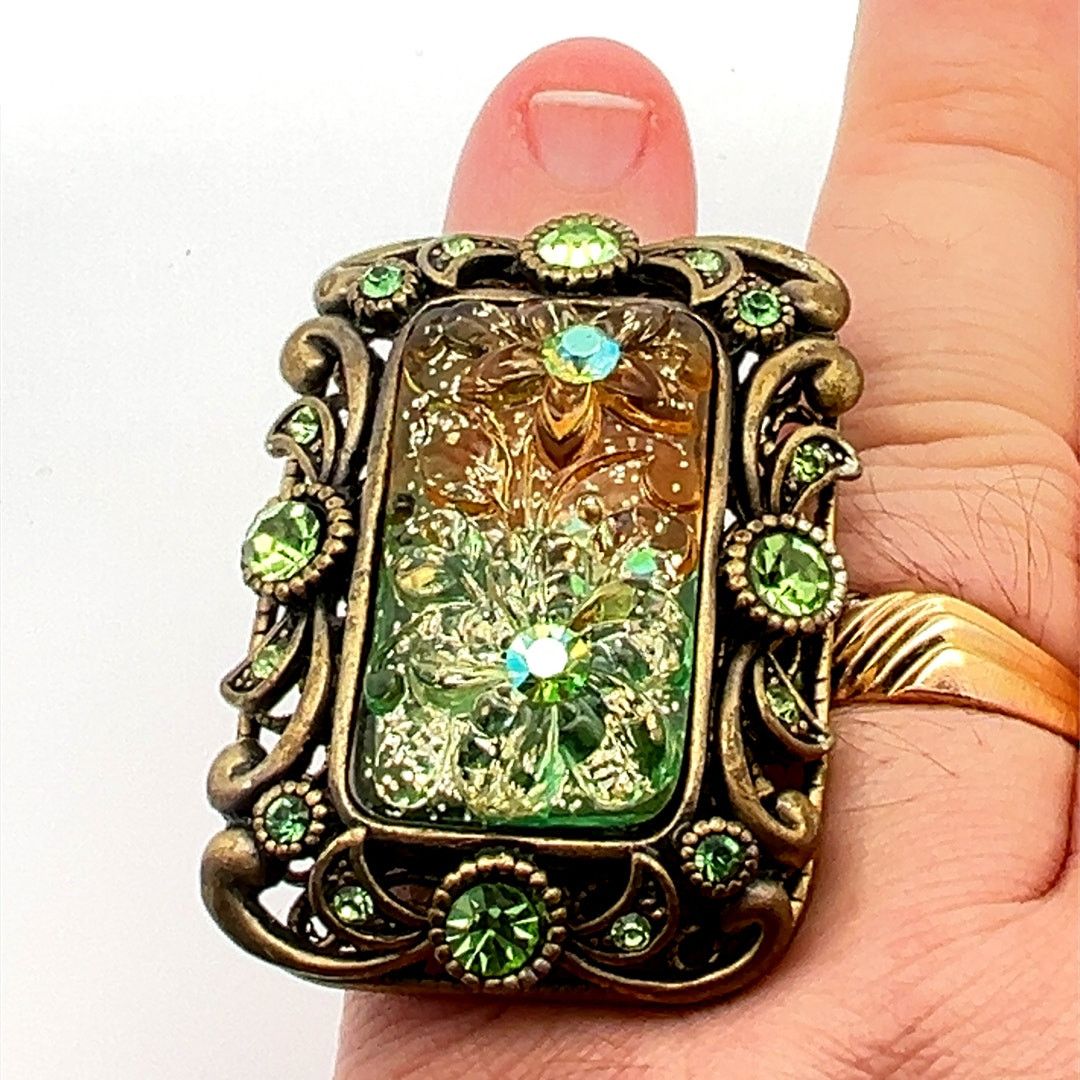 & Other Stories Vintage Green Blue Rhinestone Ring Huge Molded Flower Center Size ONE SIZE - 12 Thumbnail