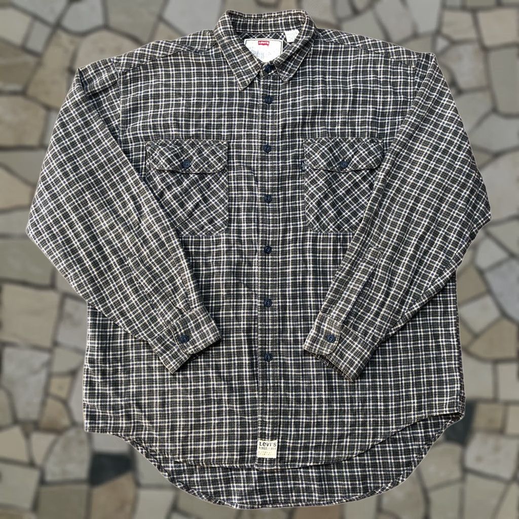 Levi's VINTAGE Levi's Shirt Men Large Green Blue Plaid Heavyweight Pocket Size US L / EU 52-54 / 3 - 1 Thumbnail