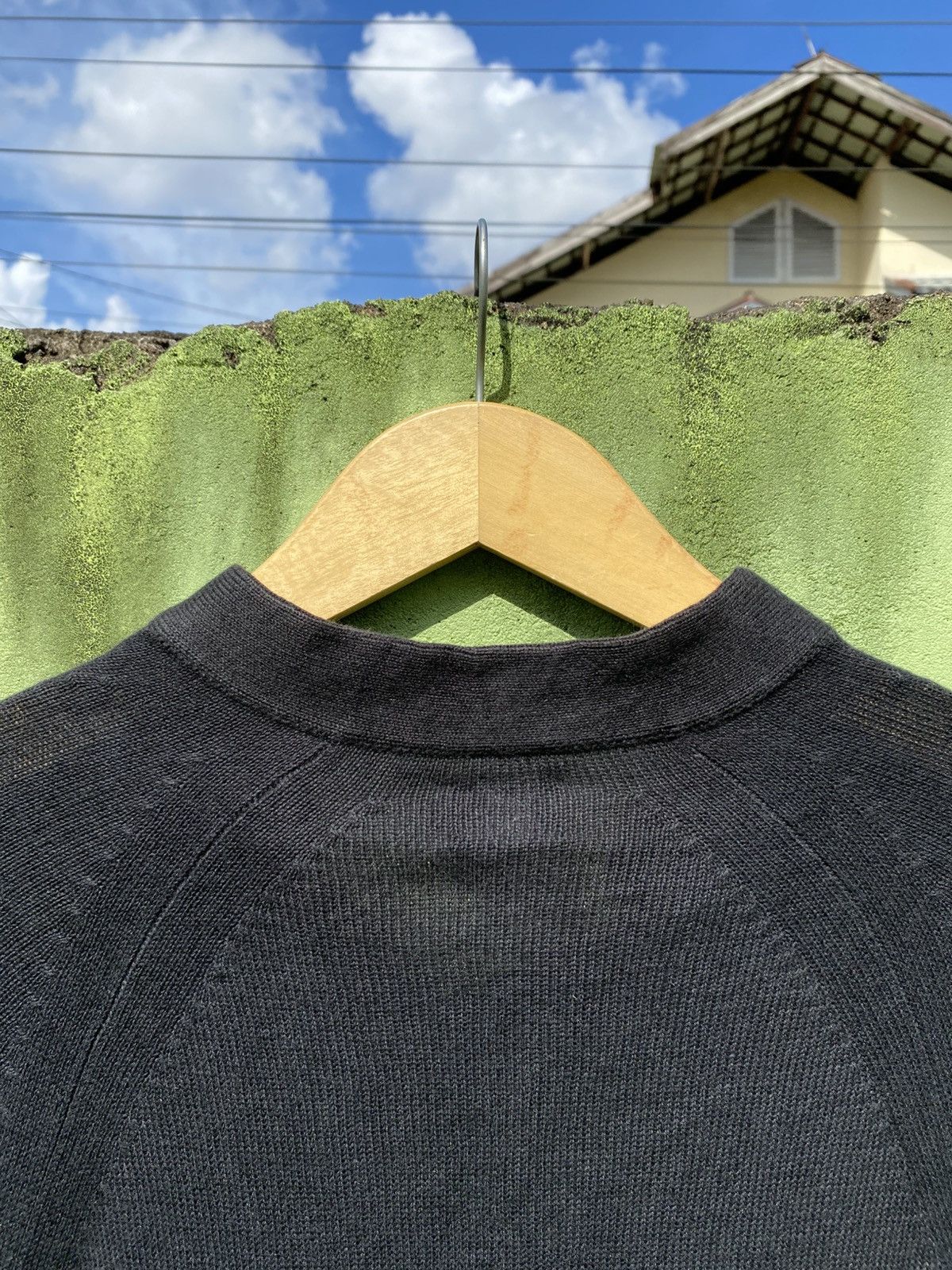 Calvin Klein Calvin Klein Long Sleeve V Neck Minimalist Knit Sweater Size US L / EU 52-54 / 3 - 9 Thumbnail