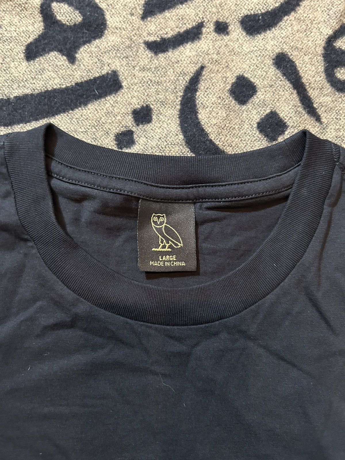 October's Very Own 2019 Reflective Pocket Tshirt Size US L / EU 52-54 / 3 - 5 Thumbnail