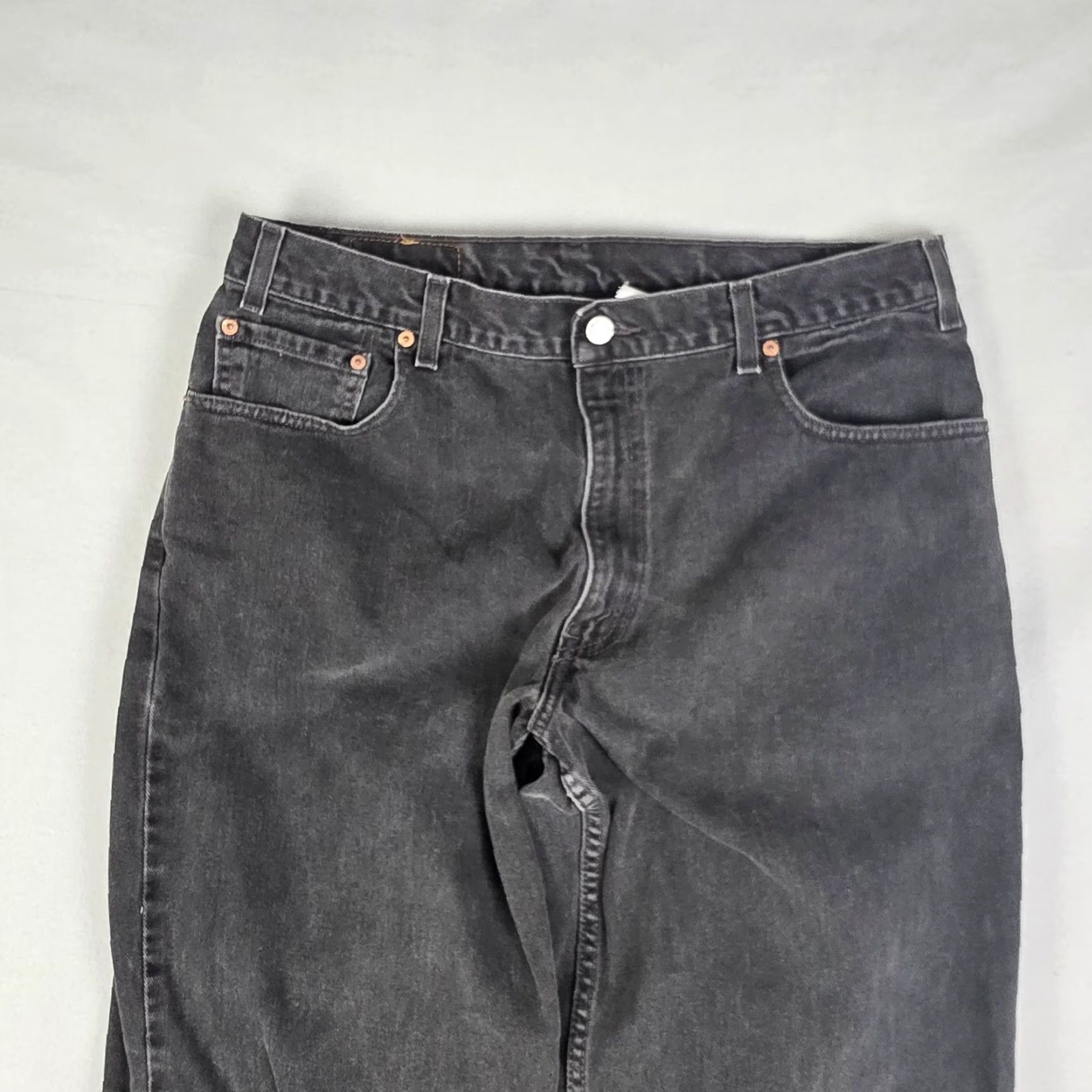 Levi's VINTAGE Levi's 560 Jeans Mens 36 Tall? 32 Inseam Black Tapered Baggy Loose 90s USA Size US 36 / EU 52 - 3 Thumbnail