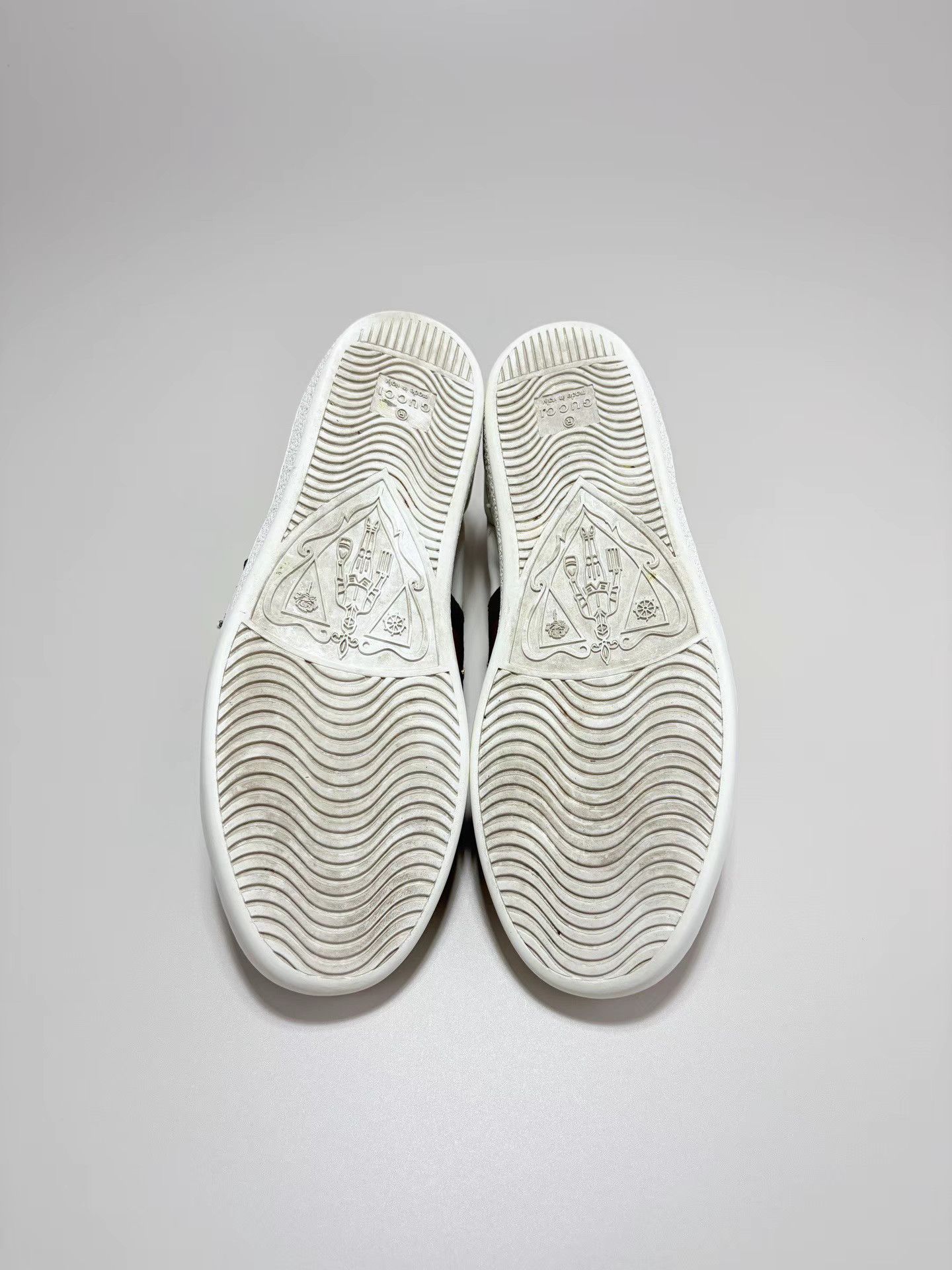 Gucci GUCCI Pineapple & Ladybug White Sneakers K1 Size US 5.5 / IT 35.5 - 6 Thumbnail