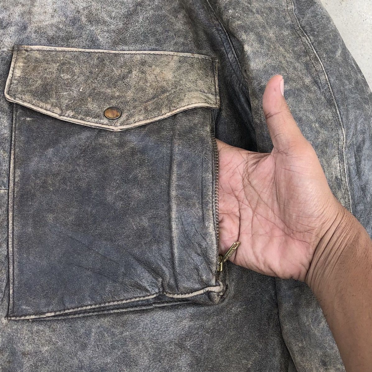 Vintage Vintage Sun Faded Cow Leather A-2 Bomber Jacket Size US M / EU 48-50 / 2 - 8 Thumbnail