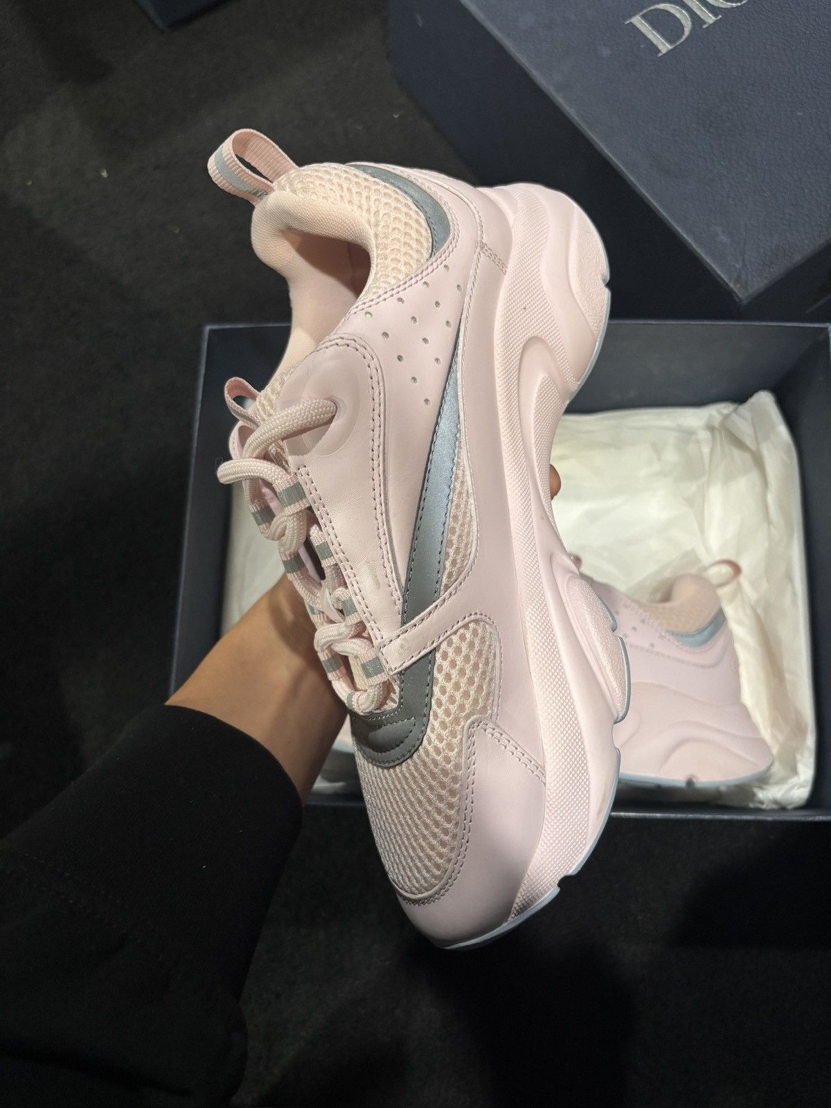 Dior DIOR B22 PINK WORN ONCE SIZE 40EU Size US 7 / EU 40 - 4 Thumbnail