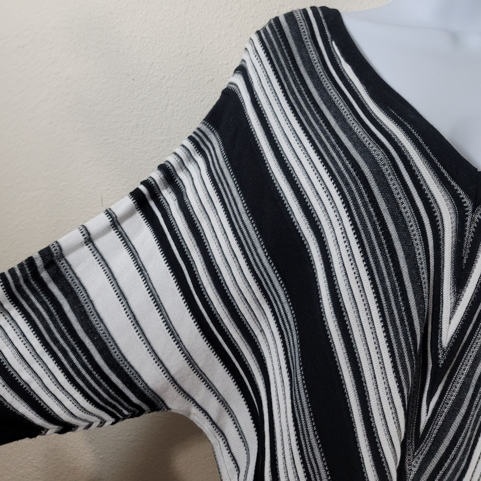 Other Lane Bryant Black Chevron Stripe Double V Sweater 14 16 Size XL / US 12-14 / IT 48-50 - 5 Thumbnail