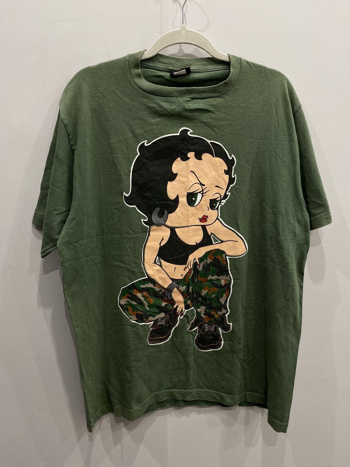 Universal Studios × Vintage 1997 Vintage Betty Boop Girls Rule Army Camo Faded Tee Size US L / EU 52-54 / 3 - 1 Thumbnail