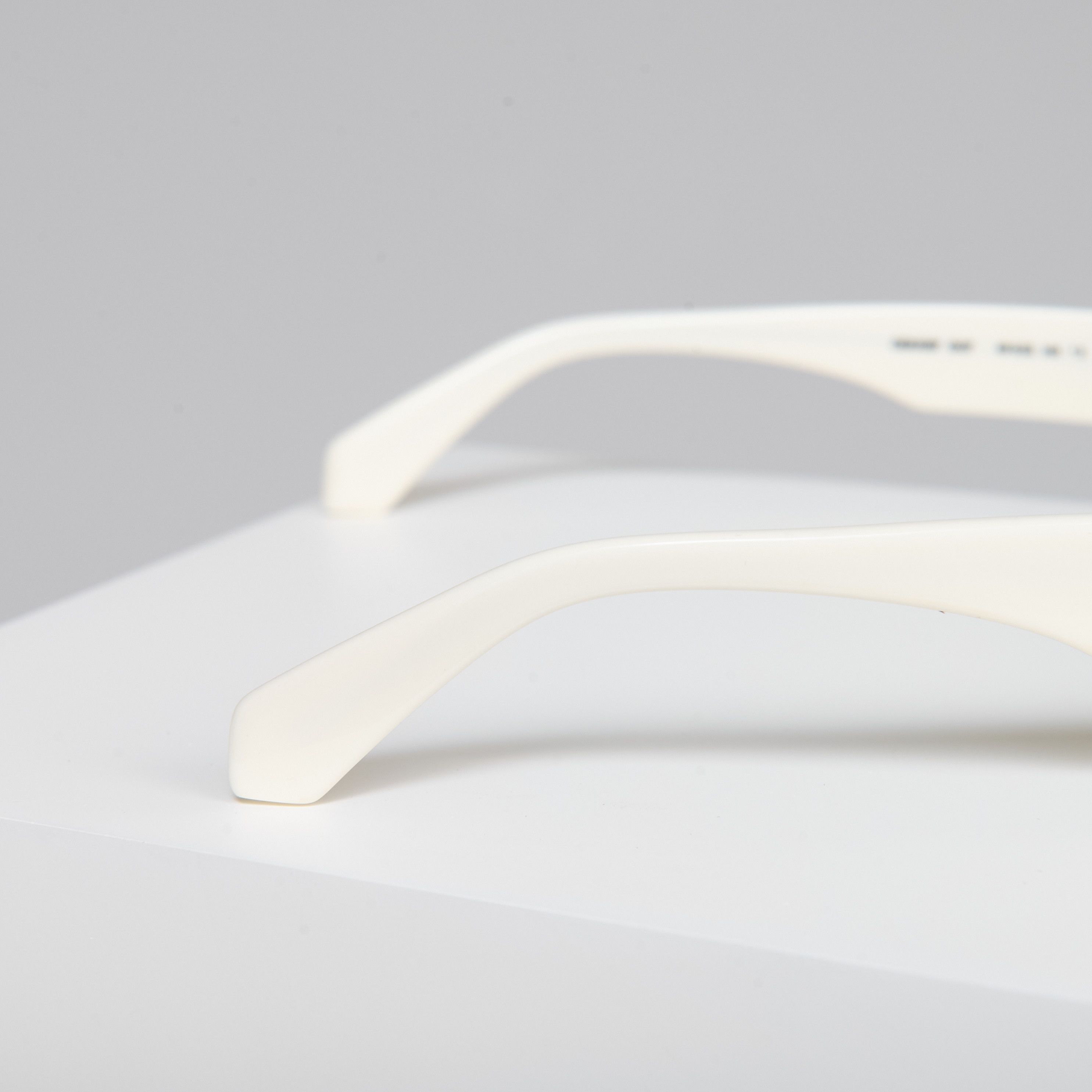 Off-White OFF WHITE AMALFI WHITE SUNGLASSES Size ONE SIZE - 6 Thumbnail