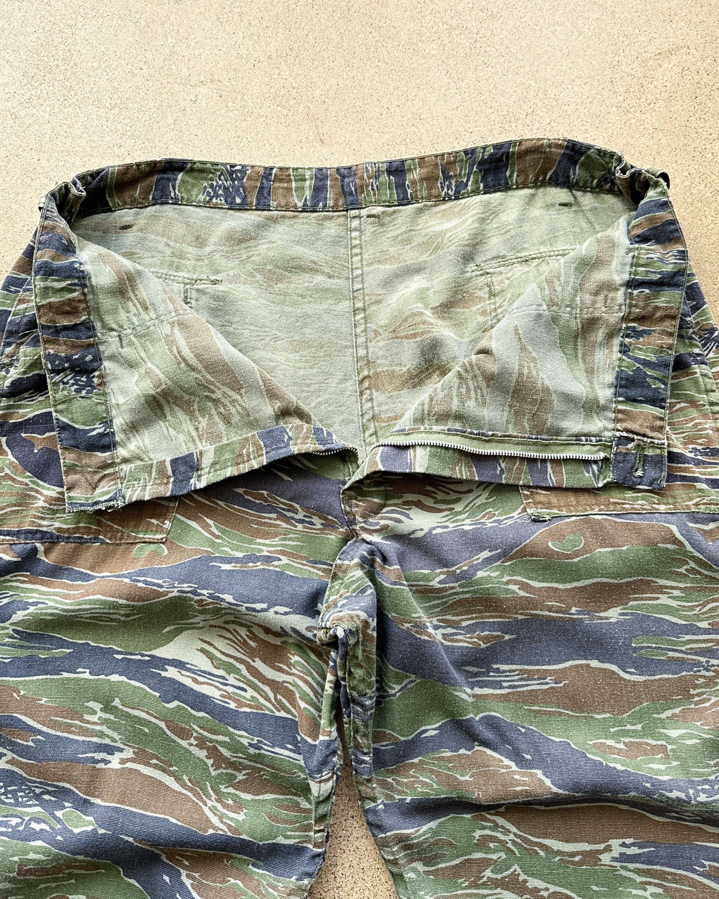 Vintage Vintage 1960s US Army Tiger Stripe Camo Pants Vietnam Era Size US 40 / EU 56 - 2 Thumbnail
