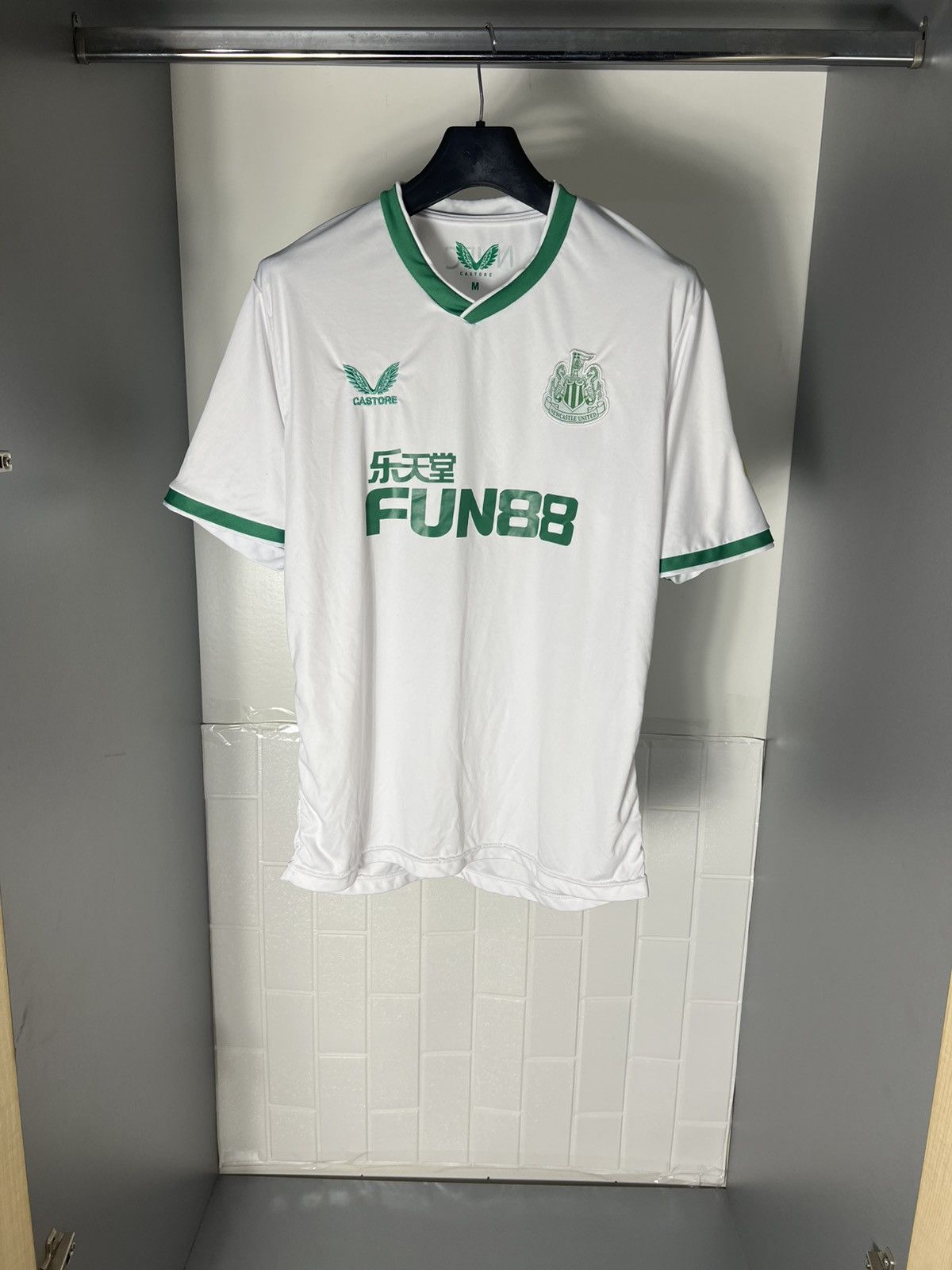 Vintage VERY RARE CASTORE FC NEW CASTLE ENGLAND SOCCER JERSEY Y2K Size US M / EU 48-50 / 2 - 1 Thumbnail
