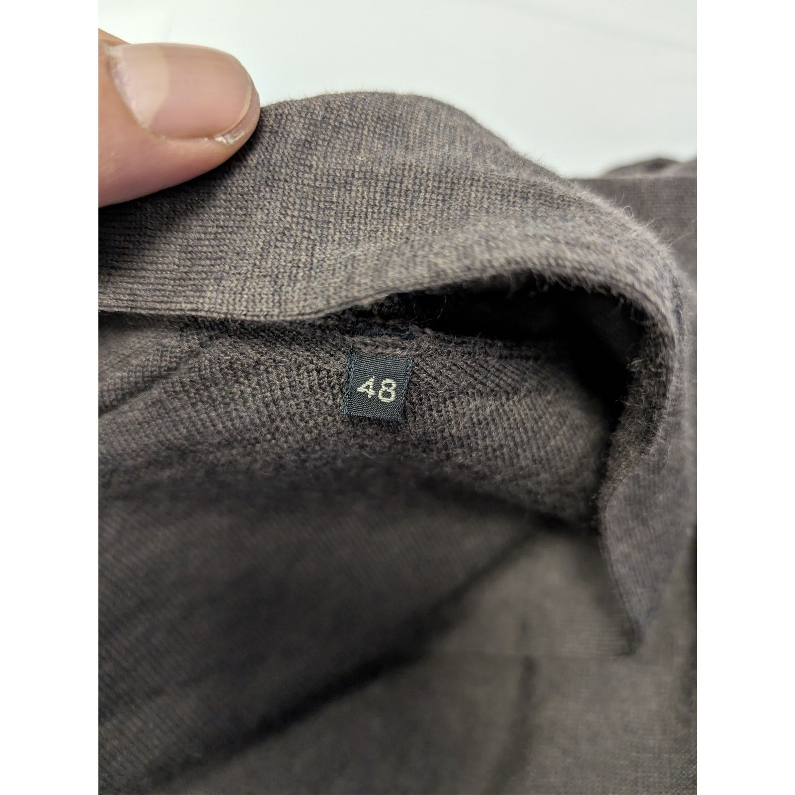 Tom Ford o1rshd1 CC20 V-Neck Cardigan is a dark brown Size US M / EU 48-50 / 2 - 16 Thumbnail