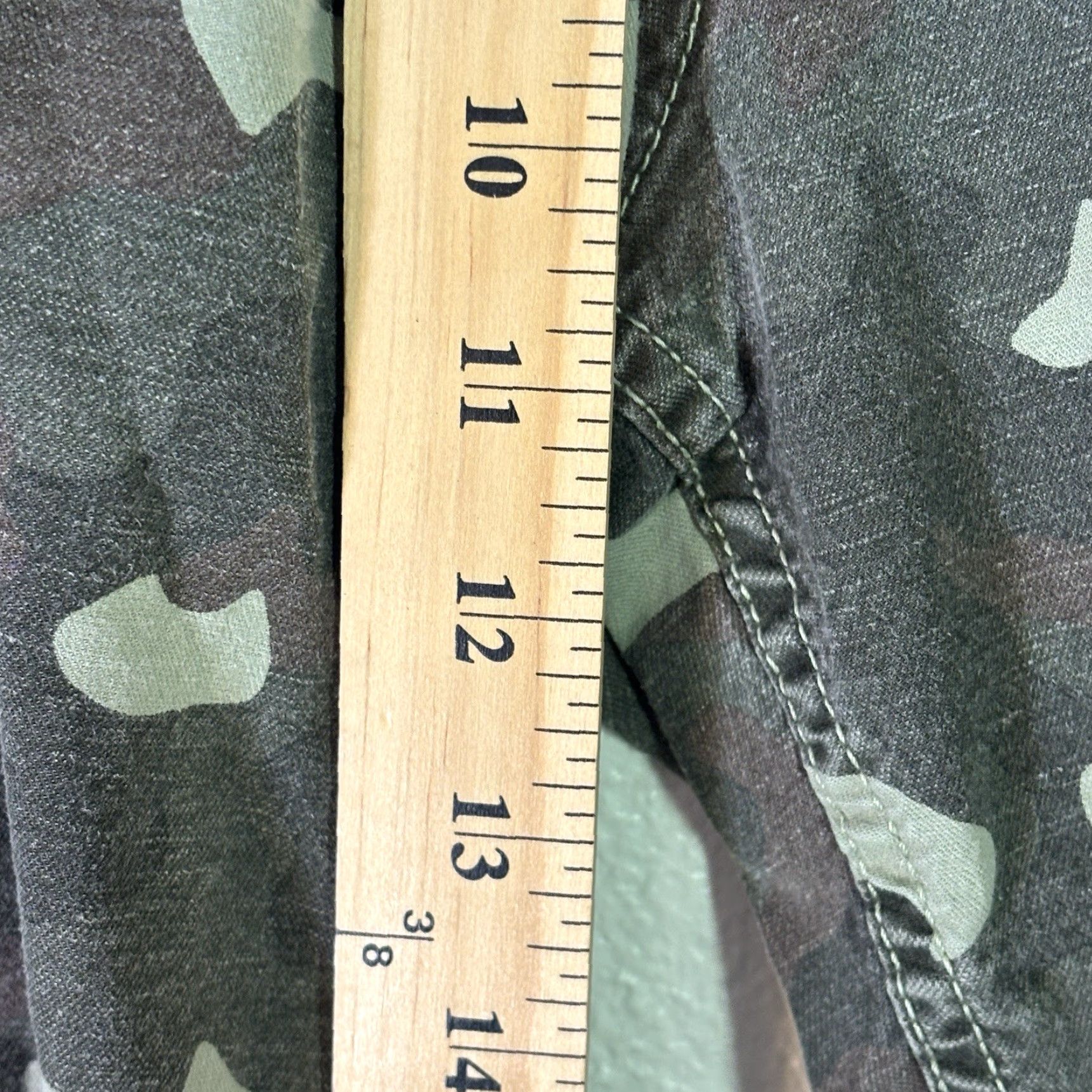 Anthropologie Anthropologie The Wanderer Camo Pants Women's 31 Cargo Straight Inseam 27 Fall Seasonal Stretch Denim Cotton Elastane Regular Color Green Pants Size 24" / US 00 / IT 34 - 7 Thumbnail