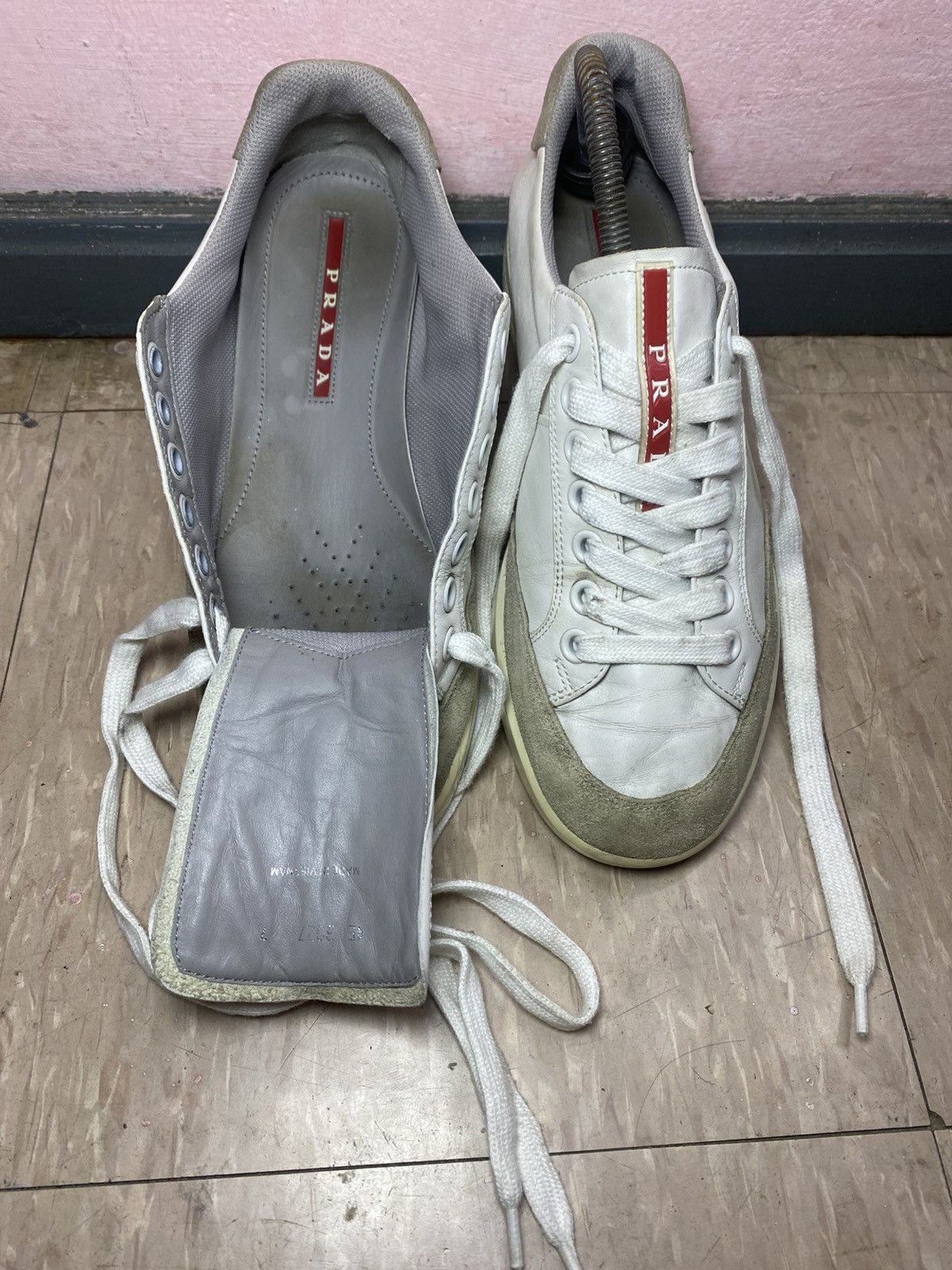 Designer × Prada Luxury prada sneakers shoes 4E3027 white leather Size US 7 / EU 40 - 11 Thumbnail