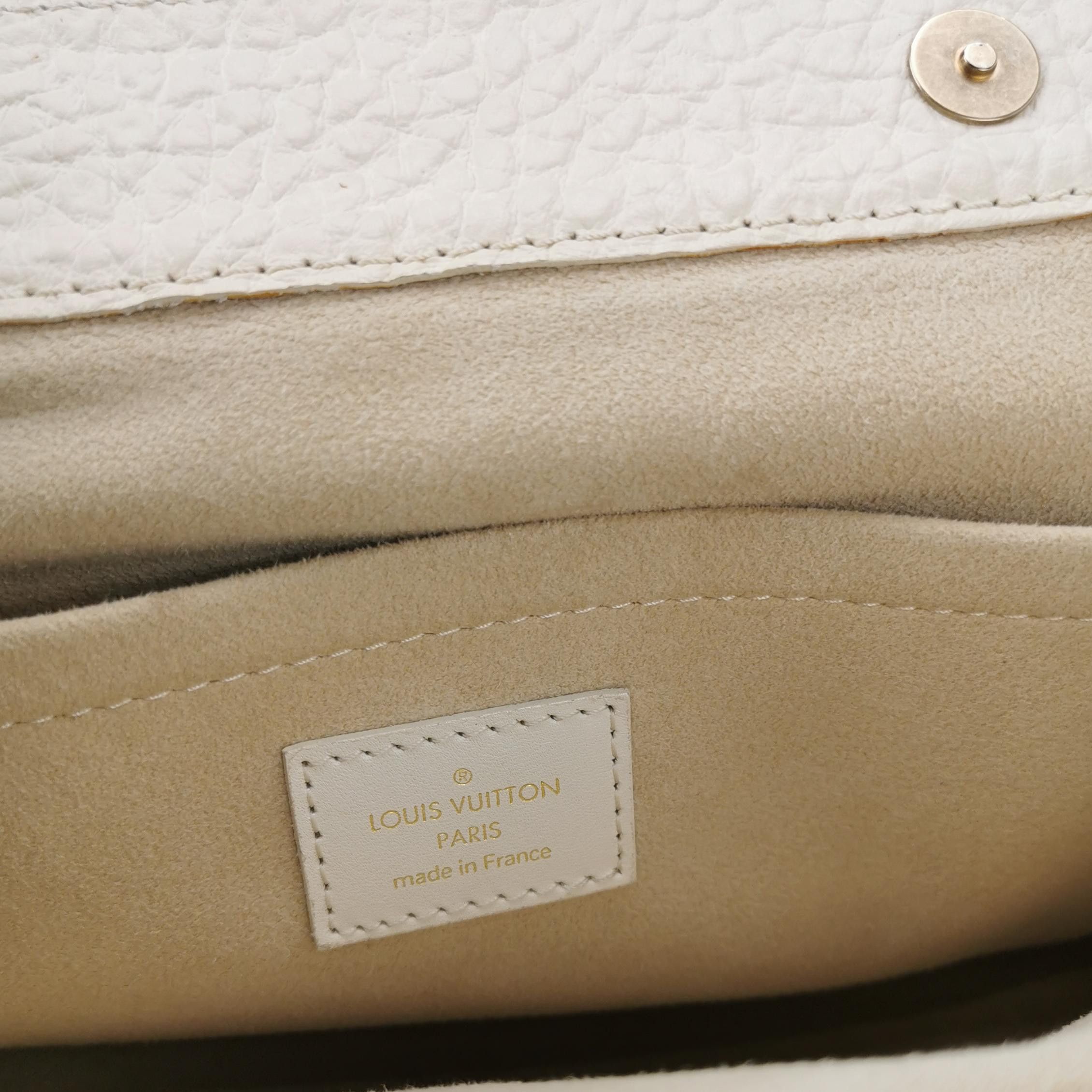 Louis Vuitton Louis Vuitton (LV) Cowhide canvas monogram stitching rivet Size ONE SIZE - 1 Thumbnail