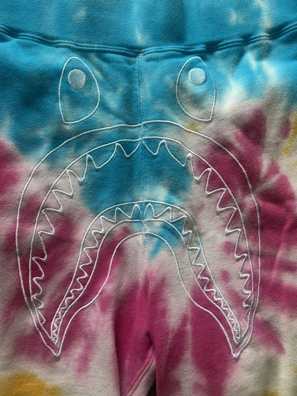 Bape Bape tie dye Shark Sweat Shorts XXL Size US 38 / EU 54 - 3 Thumbnail