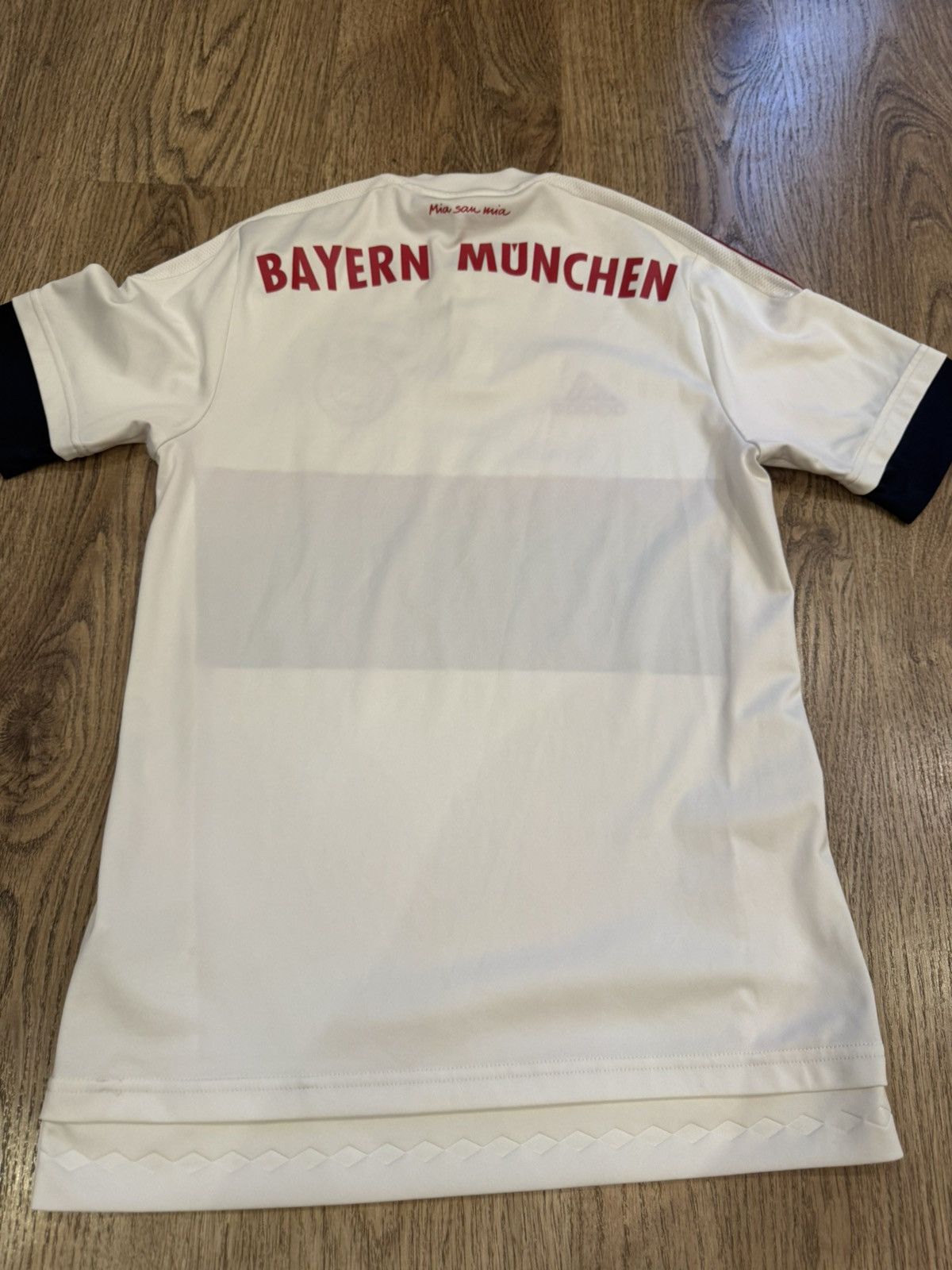 Adidas BAYERN MÜNICH 2015 2016 AWAY FOOTBALL SHIRT ADIDAS SIZE XS Size US XS / EU 42 / 0 - 11 Thumbnail