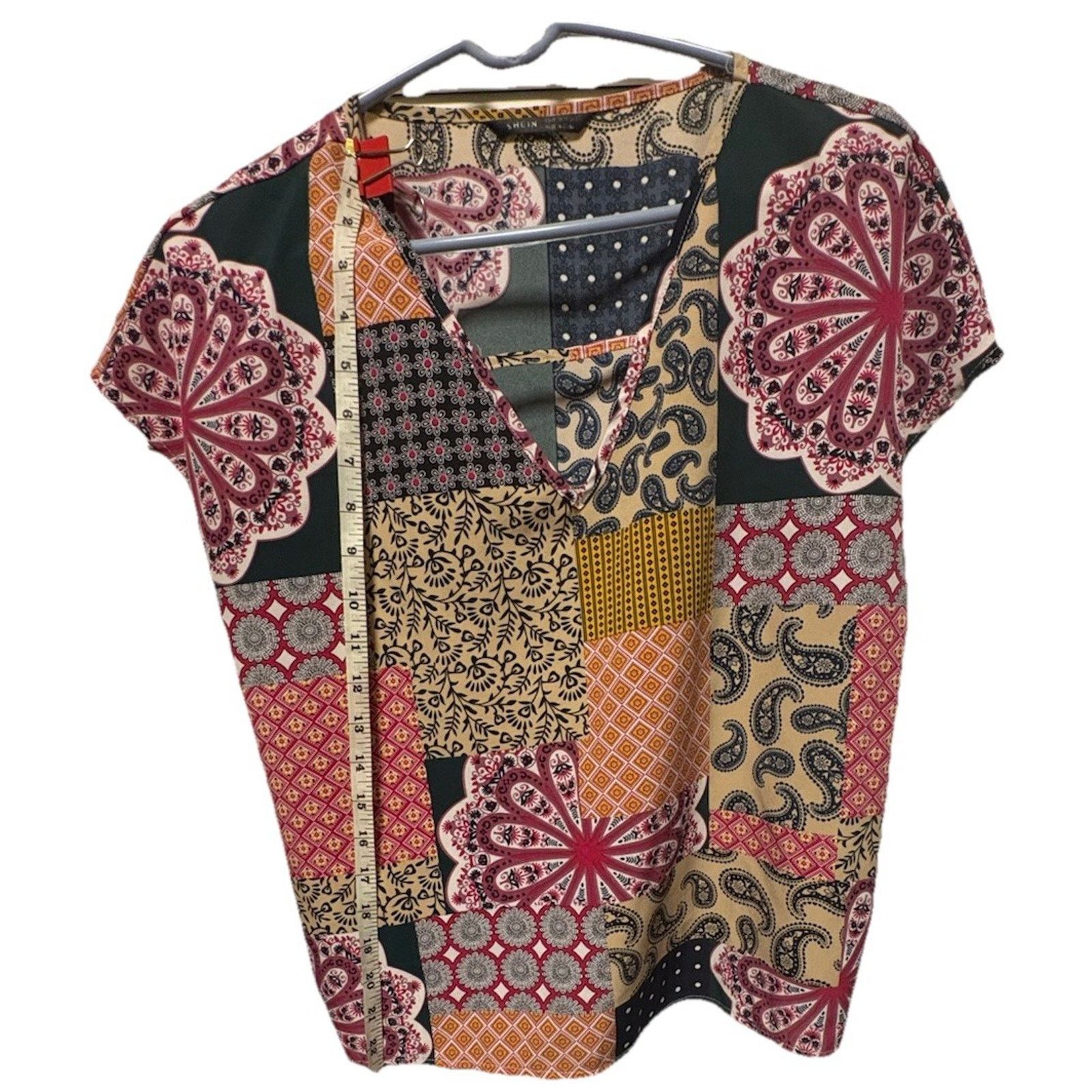 Shein Shein Women’s Short-sleeve V-neck Top with Patchwork Print Size M / US 6-8 / IT 42-44 - 2 Thumbnail
