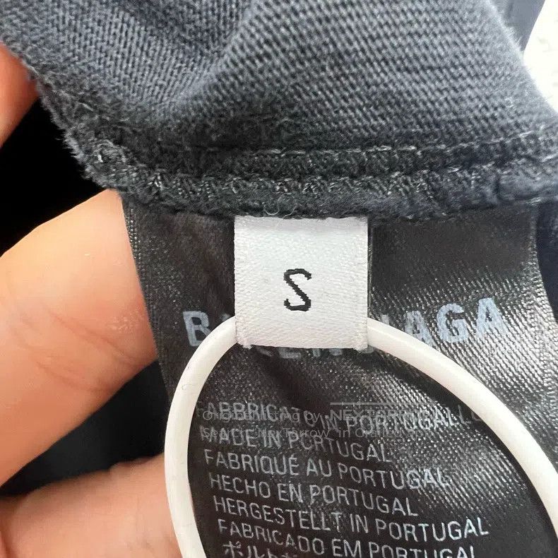 Balenciaga Balenciaga Black Inverted Letter Logo Washed Short Sleeve Size US S / EU 44-46 / 1 - 4 Thumbnail