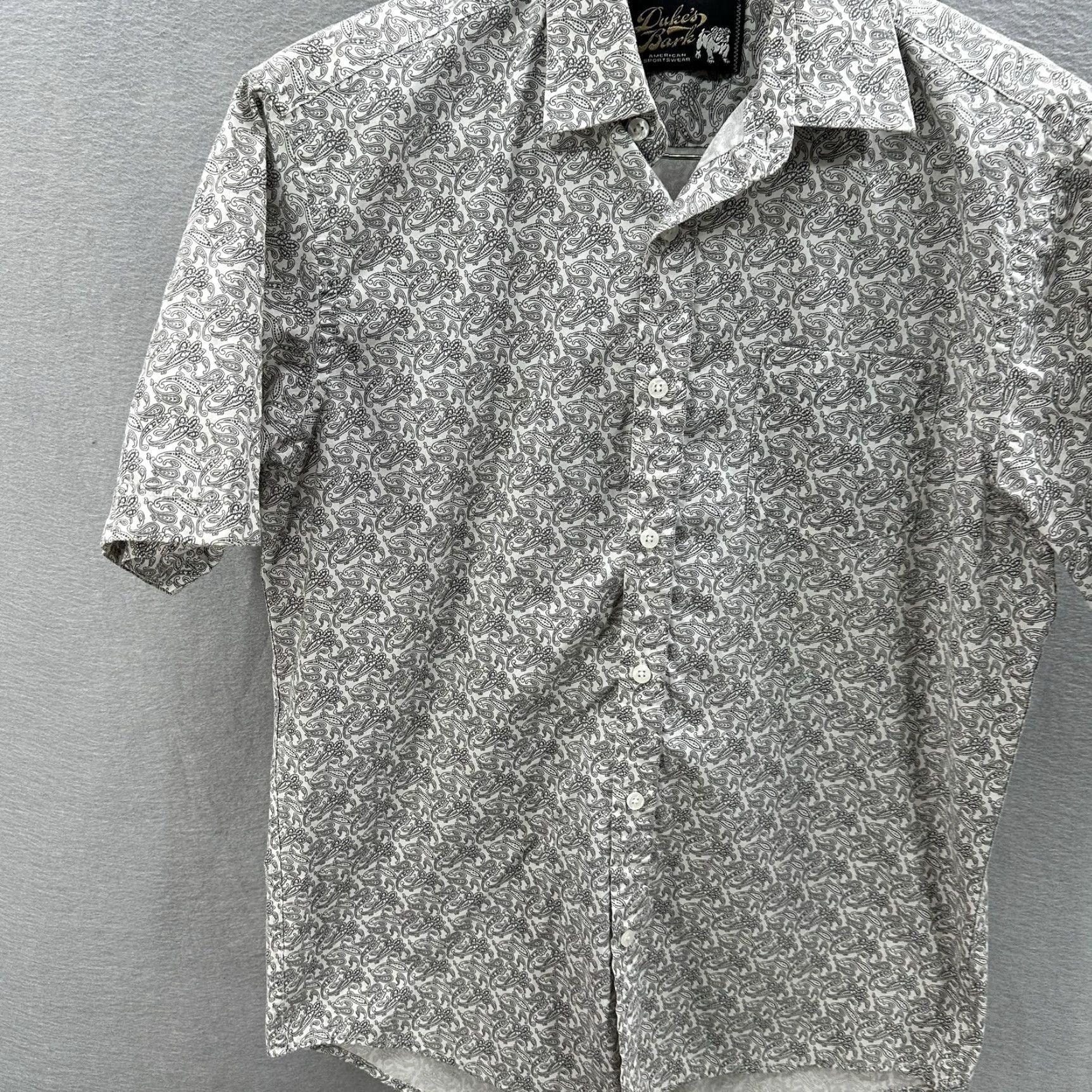 Bark Dukes Bark American Sportswear Shirt Mens M Gray Floral Paisley Preppy Button-Up Collared Short Sleeve Vintage Casual Formal Party/Cocktail 90s? Size US M / EU 48-50 / 2 - 3 Thumbnail