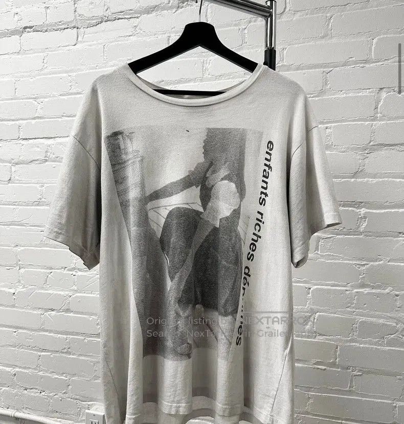 Girl Eating Graphic Short Sleeve T-Shirt-