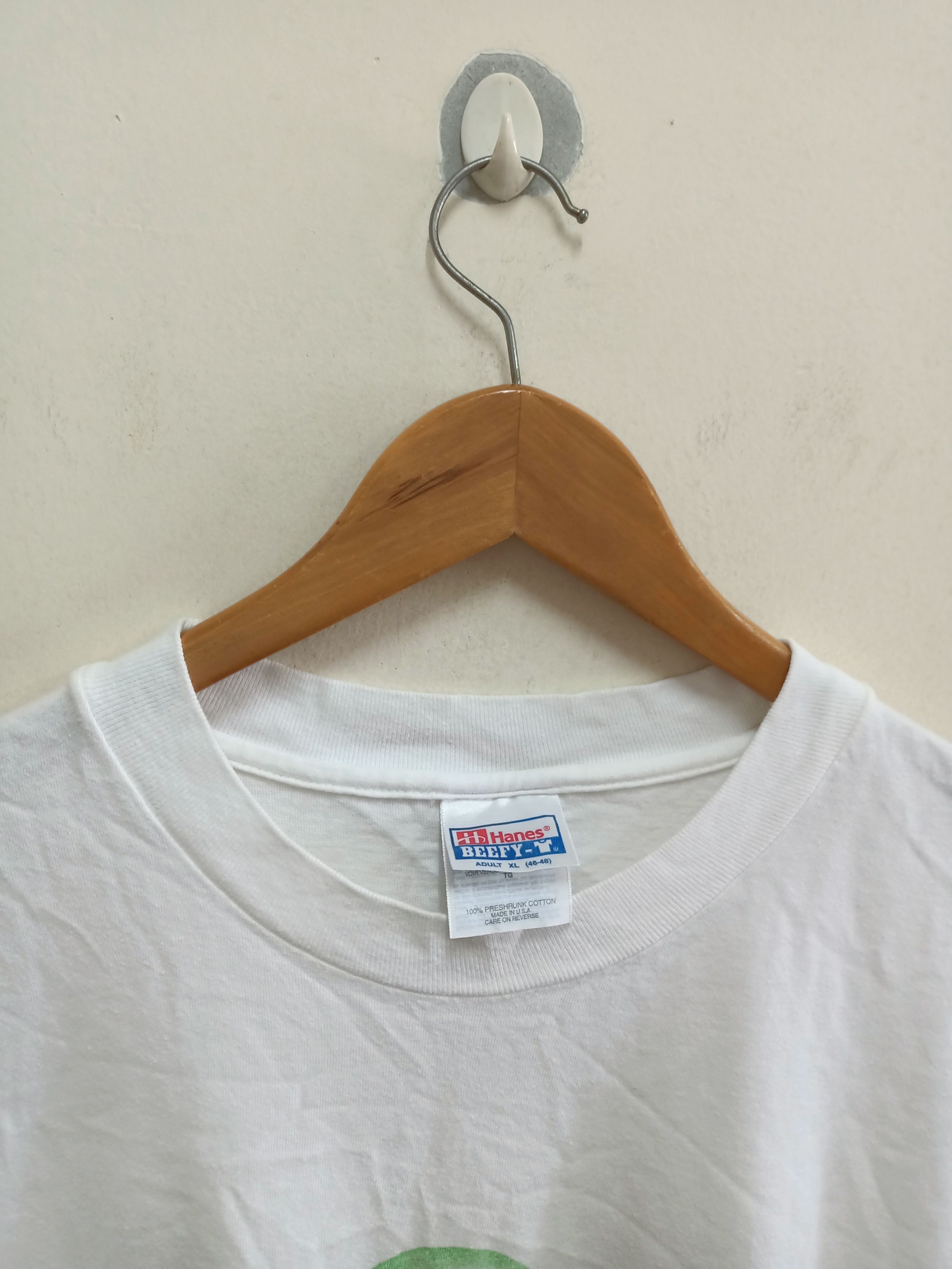 Hanes Vintage LeSportsac Made in USA t-shirt Size US XL / EU 56 / 4 - 3 Thumbnail
