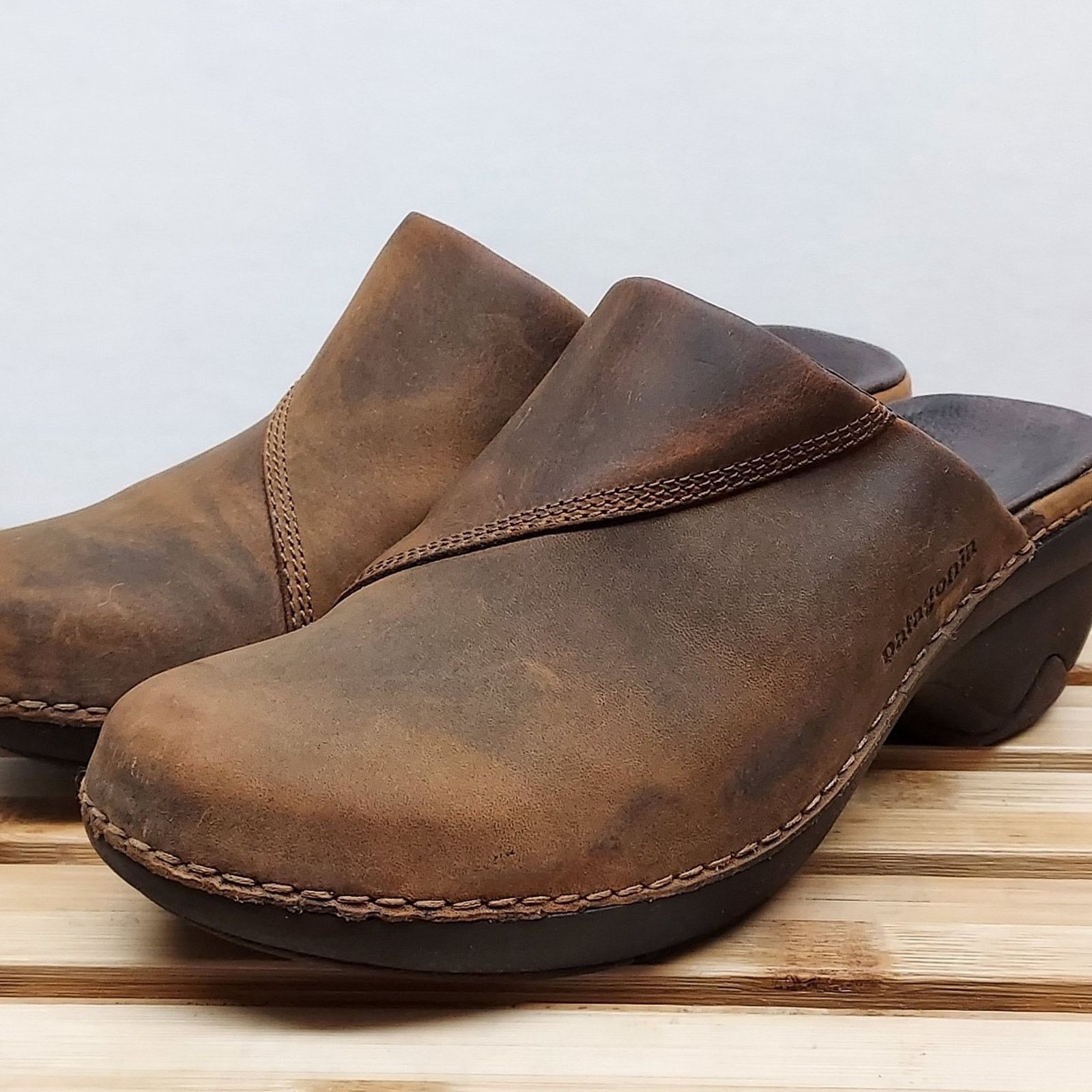 Patagonia Patagonia Womens | Brown | Leather Mule Clog Shoes Size 7.5 Size US 7.5 / IT 37.5 - 1 Thumbnail