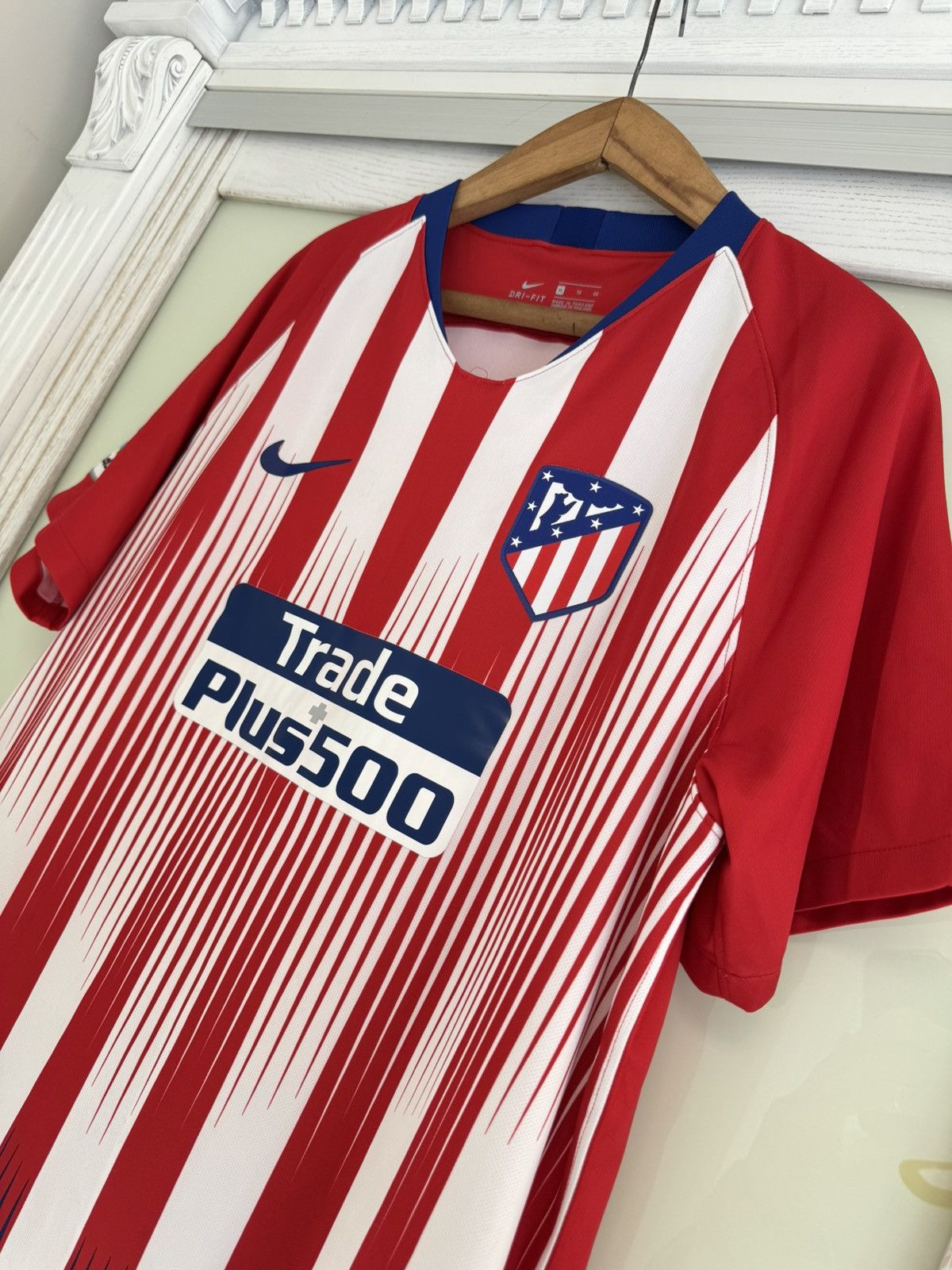 Nike Atletico Madrid 2019-2020 Home Soccer Jersey Football Shirt Size US XL / EU 56 / 4 - 6 Thumbnail