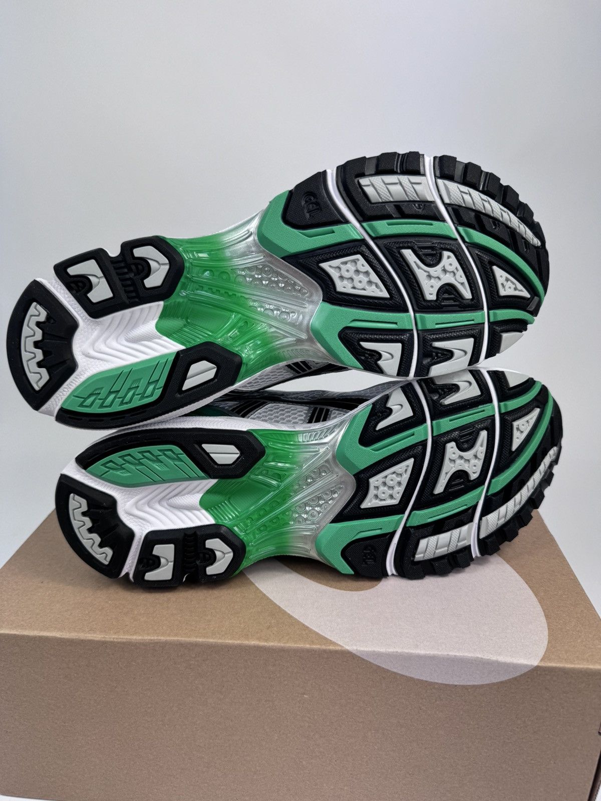 Asics GEL KAYANO 14 SNEAKERS Size US 10.5 / EU 43-44 - 3 Thumbnail