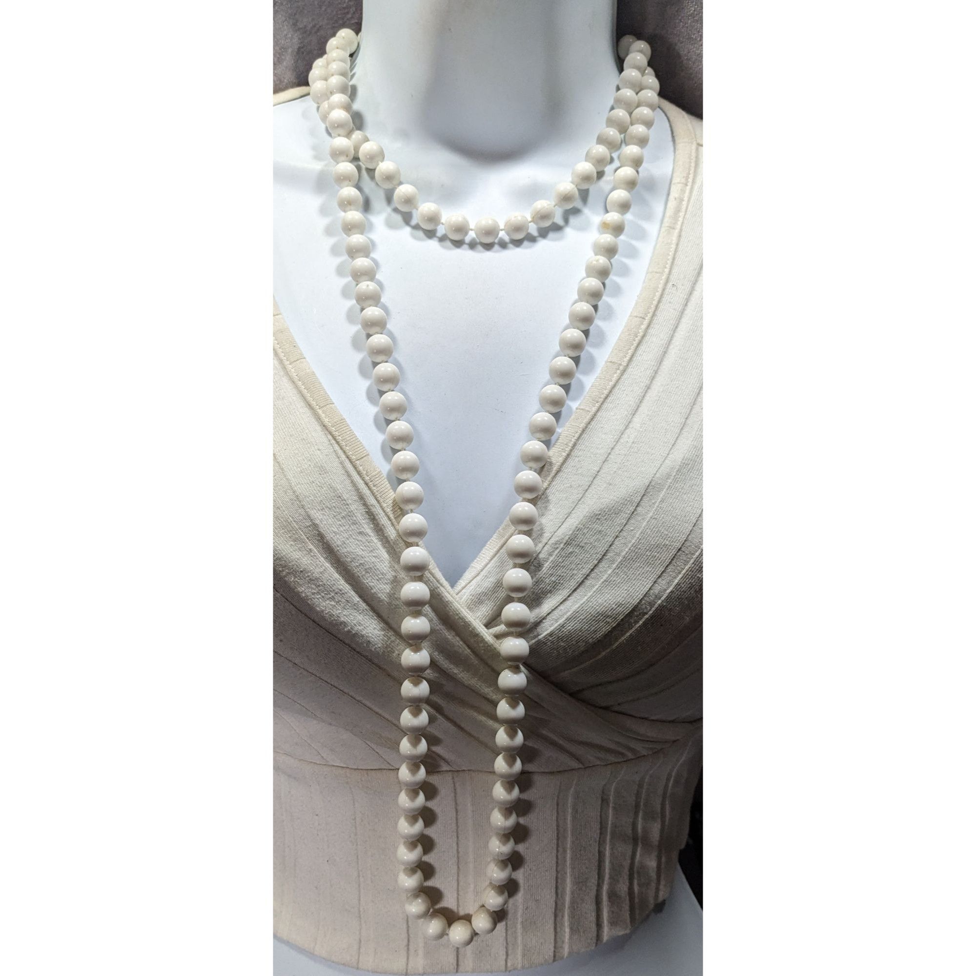 Other Retro White Extra Long Plastic Beaded Necklace Size ONE SIZE - 2 Thumbnail