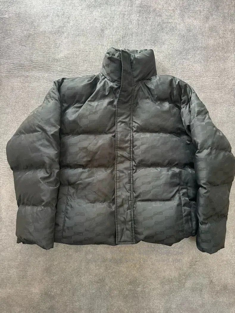 Balenciaga Balenciaga Black Logo Lock Puffer Coat. Size US S / EU 44-46 / 1 - 1 Thumbnail