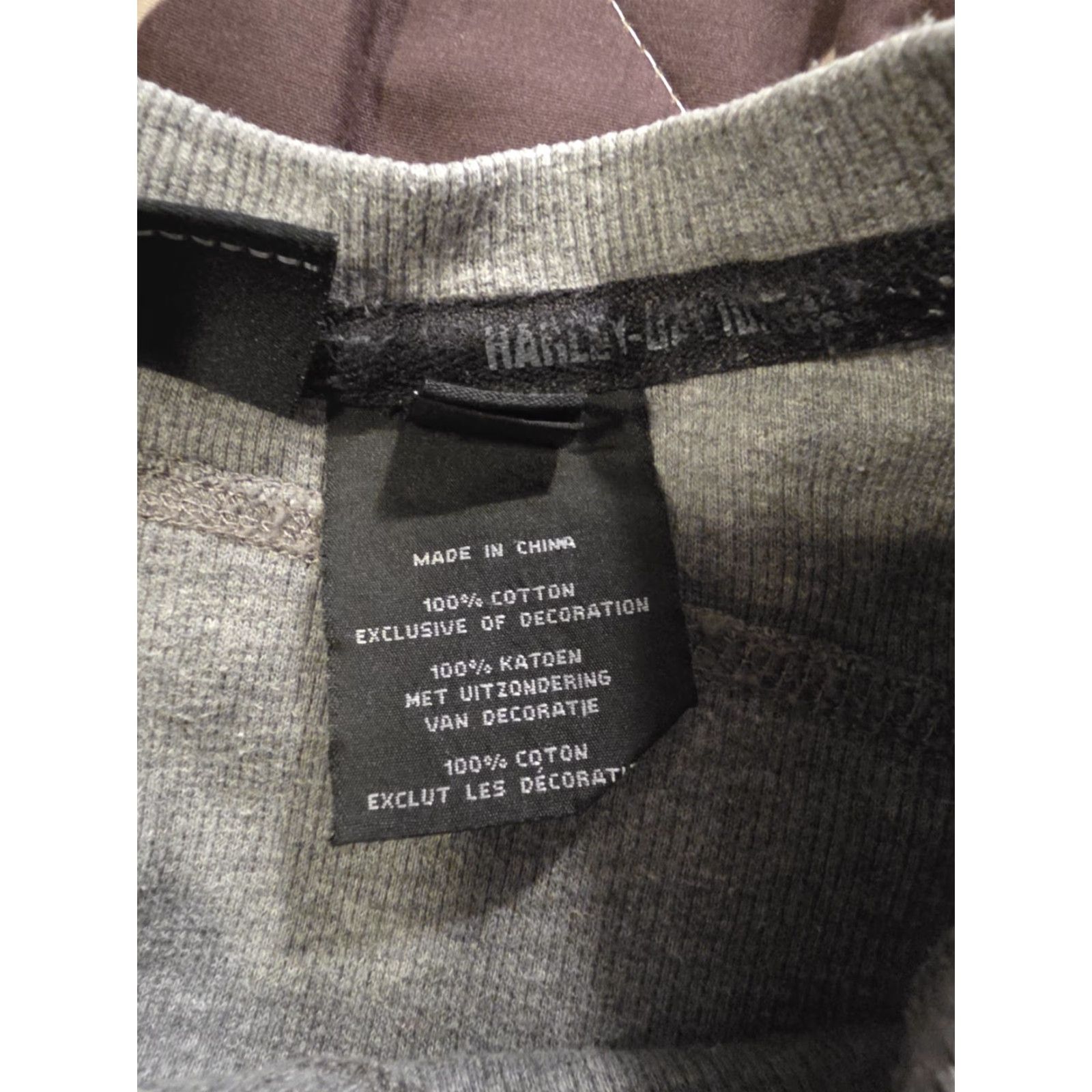Harley Davidson VINTAGE Harley-Davidson Long Sleeve Thermal Henley Shirt Double Sided Gray 2XL Mens Graphic Print Cotton Knit Embroidered Logo Button T-Shirt Size US XXL / EU 58 / 5 - 7 Thumbnail