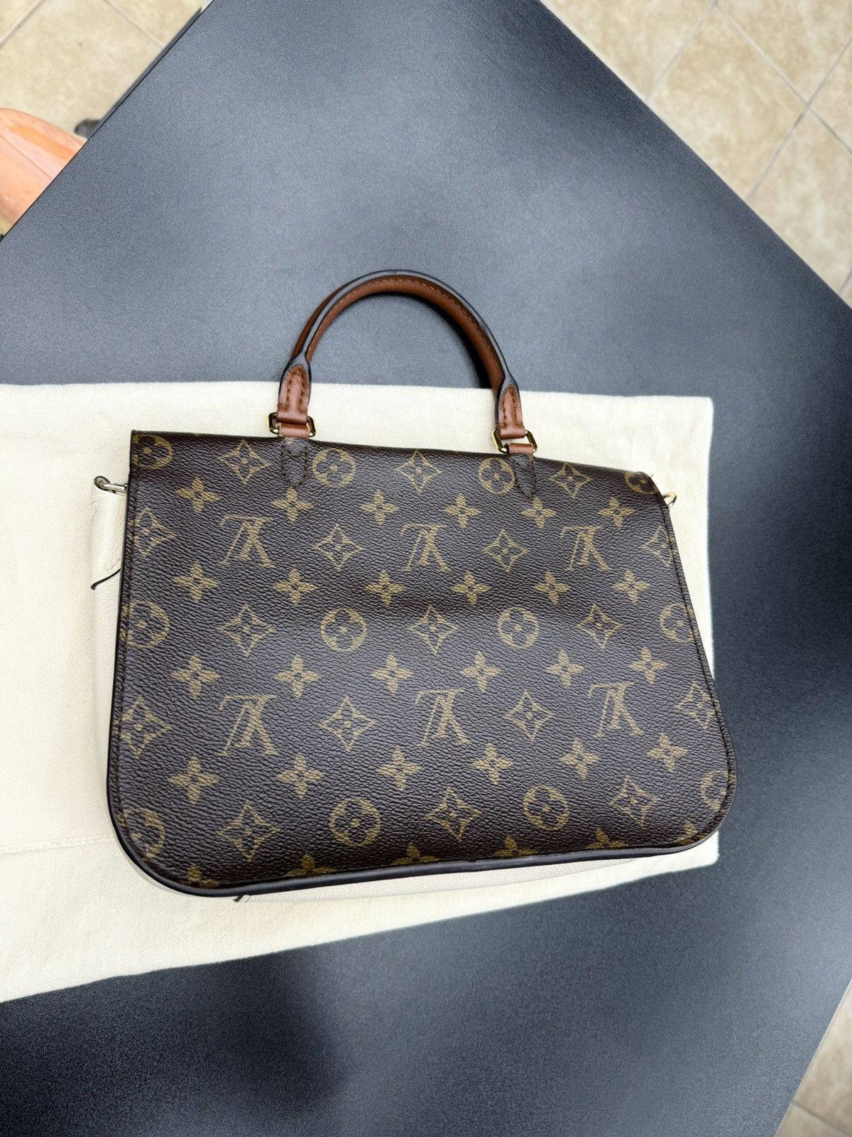 Louis Vuitton AUTHENTIC Louis Vuitton Vaugirard Handbag Brown Monogram Size ONE SIZE - 10 Thumbnail