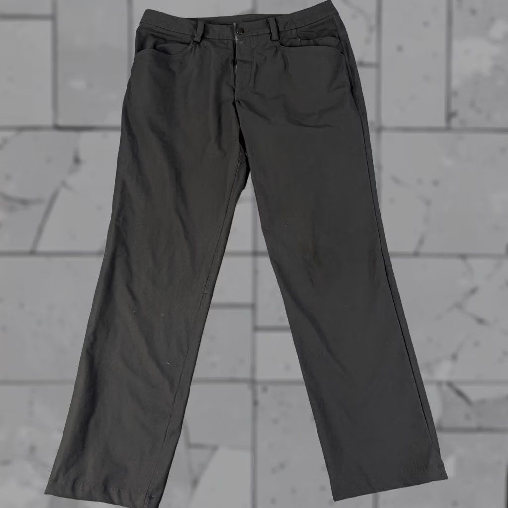 Lululemon Lululemon Pants Mens Black 34 34x30 Athletic Casual Commuter 5 Pocket Stretch Size US 34 / EU 50 - 1 Thumbnail