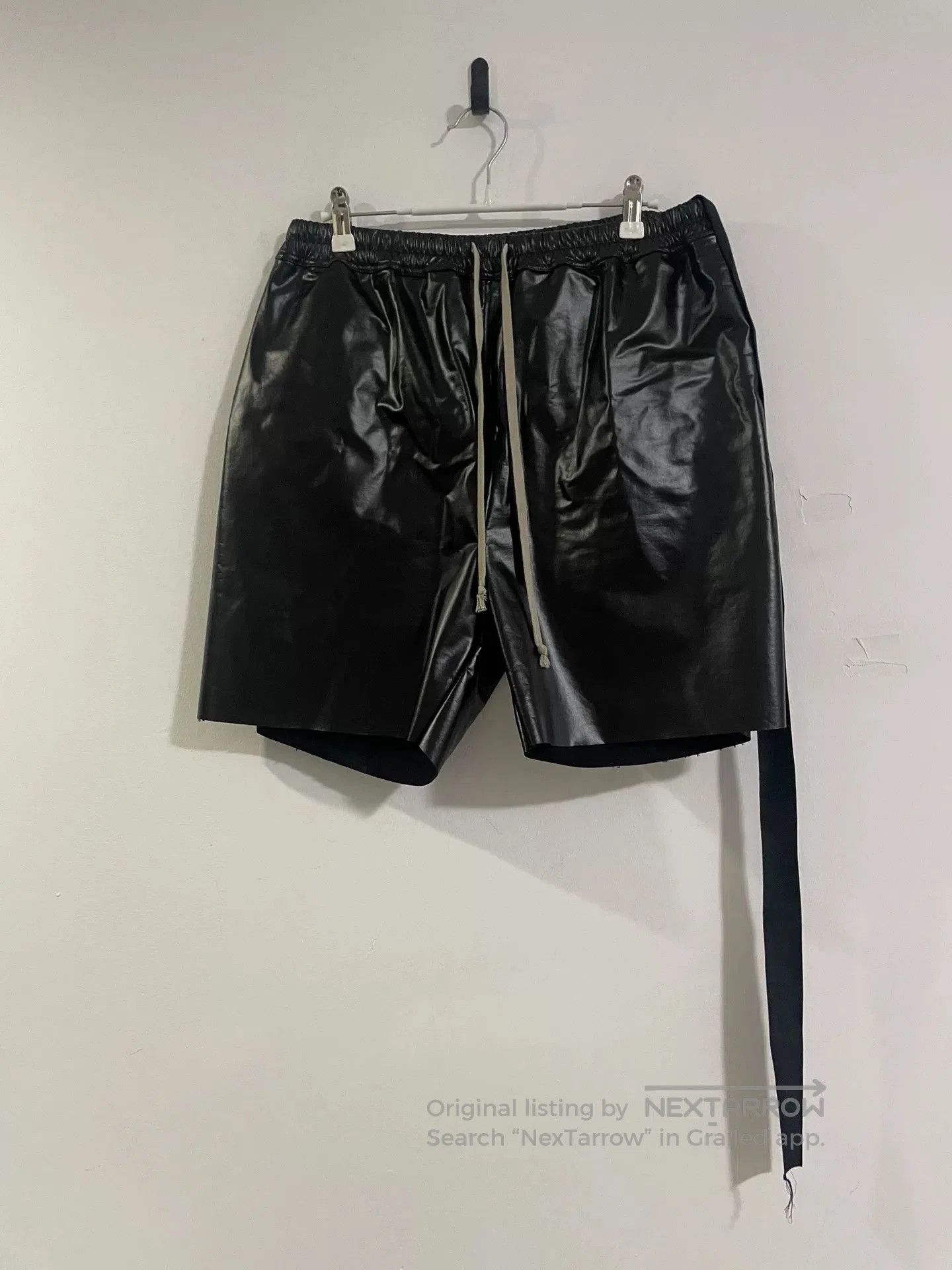 Rick Owens Drkshdw Rick Owens Black Padded Faux Leather Shorts. Size 25" / US 0 / IT 36 - 1 Thumbnail