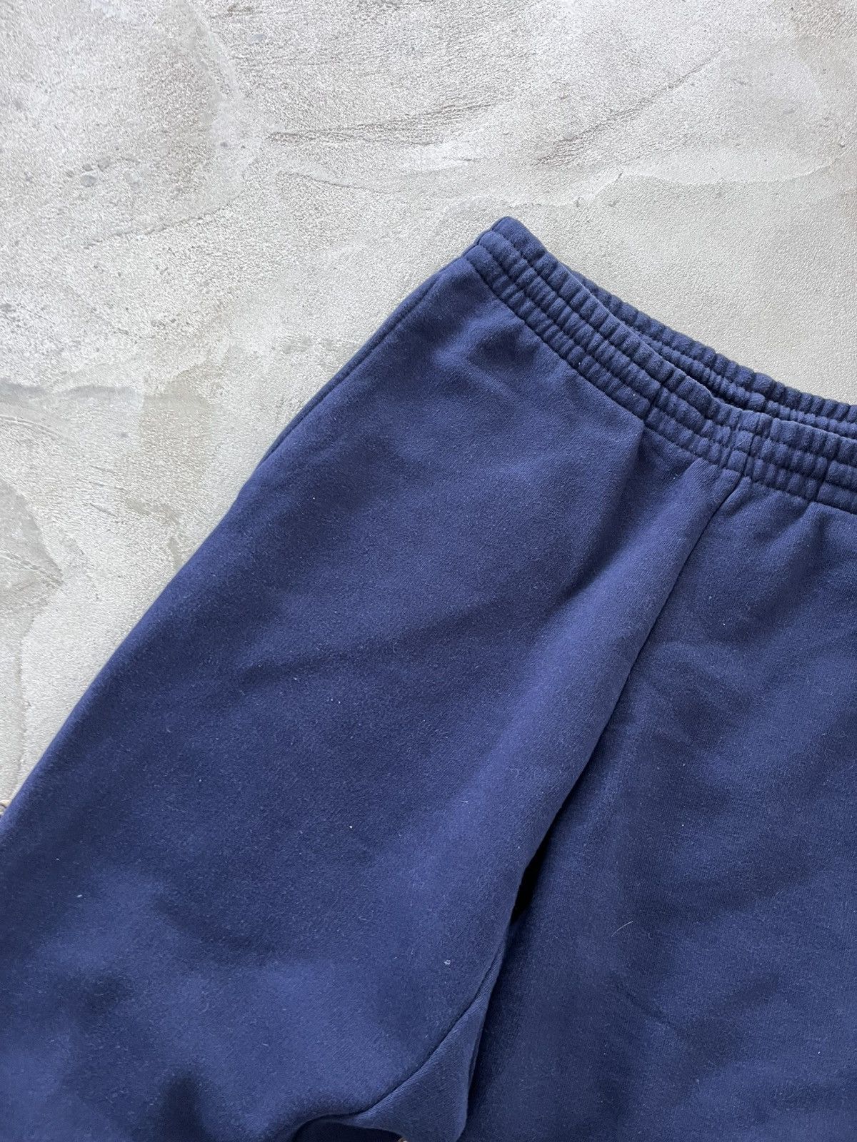 Lacoste Vintage Lacoste Navy Minimalistic Sweatpants Y2K Track Pants Size US 32 / EU 48 - 7 Thumbnail